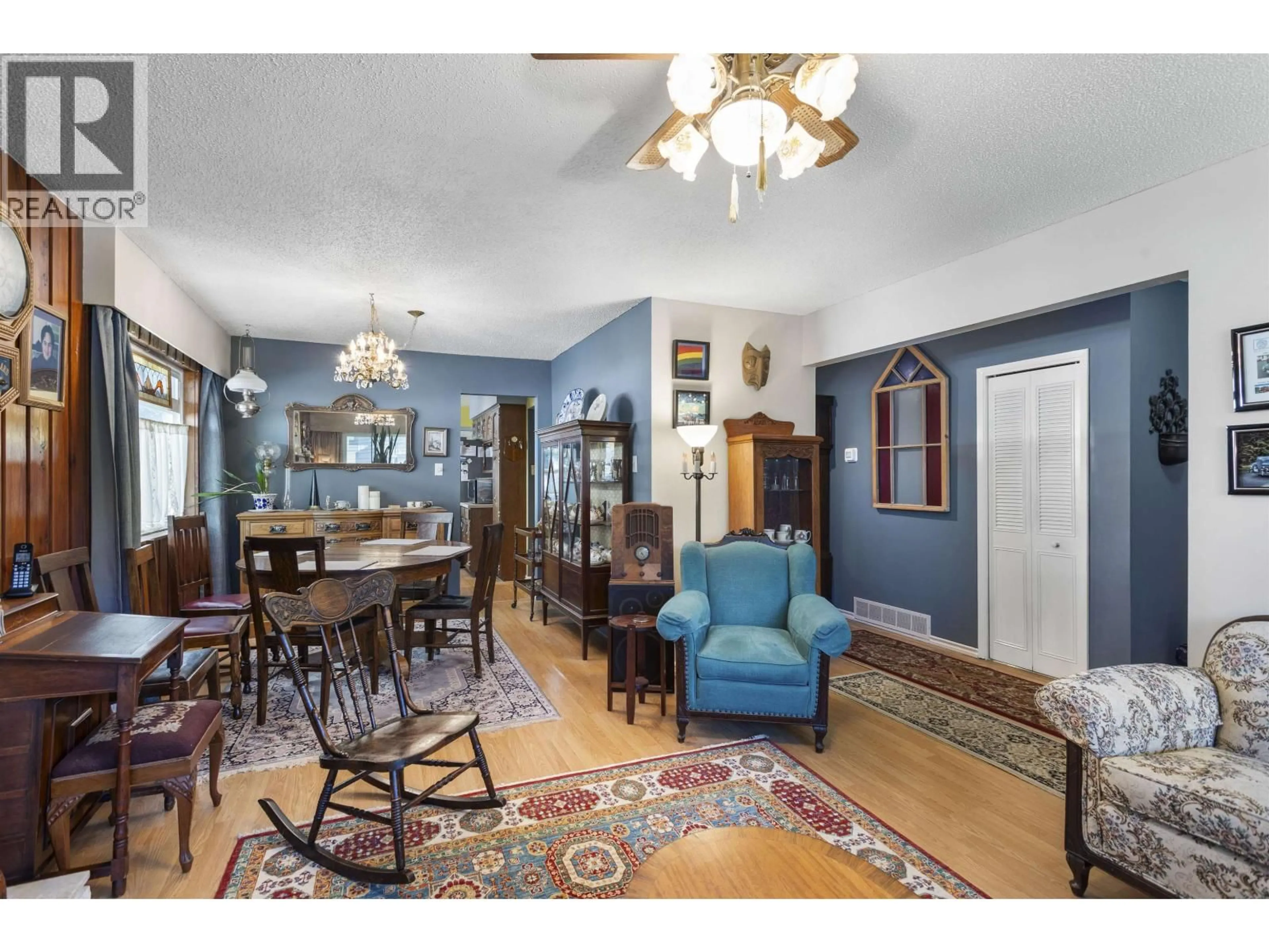 Dining room, unknown for 7134 17TH AVENUE, Burnaby British Columbia V3N1K7