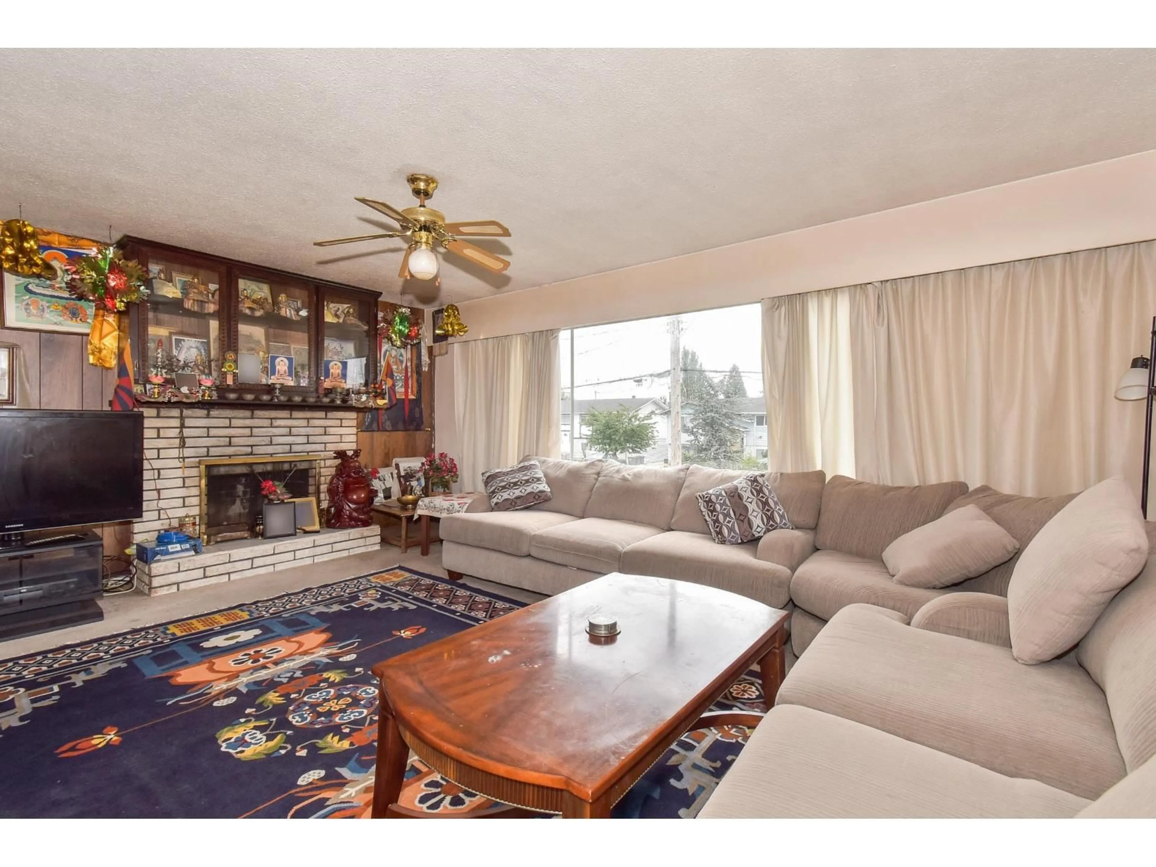 Living room with furniture, unknown for 17841 57A, Surrey British Columbia V3S1J3