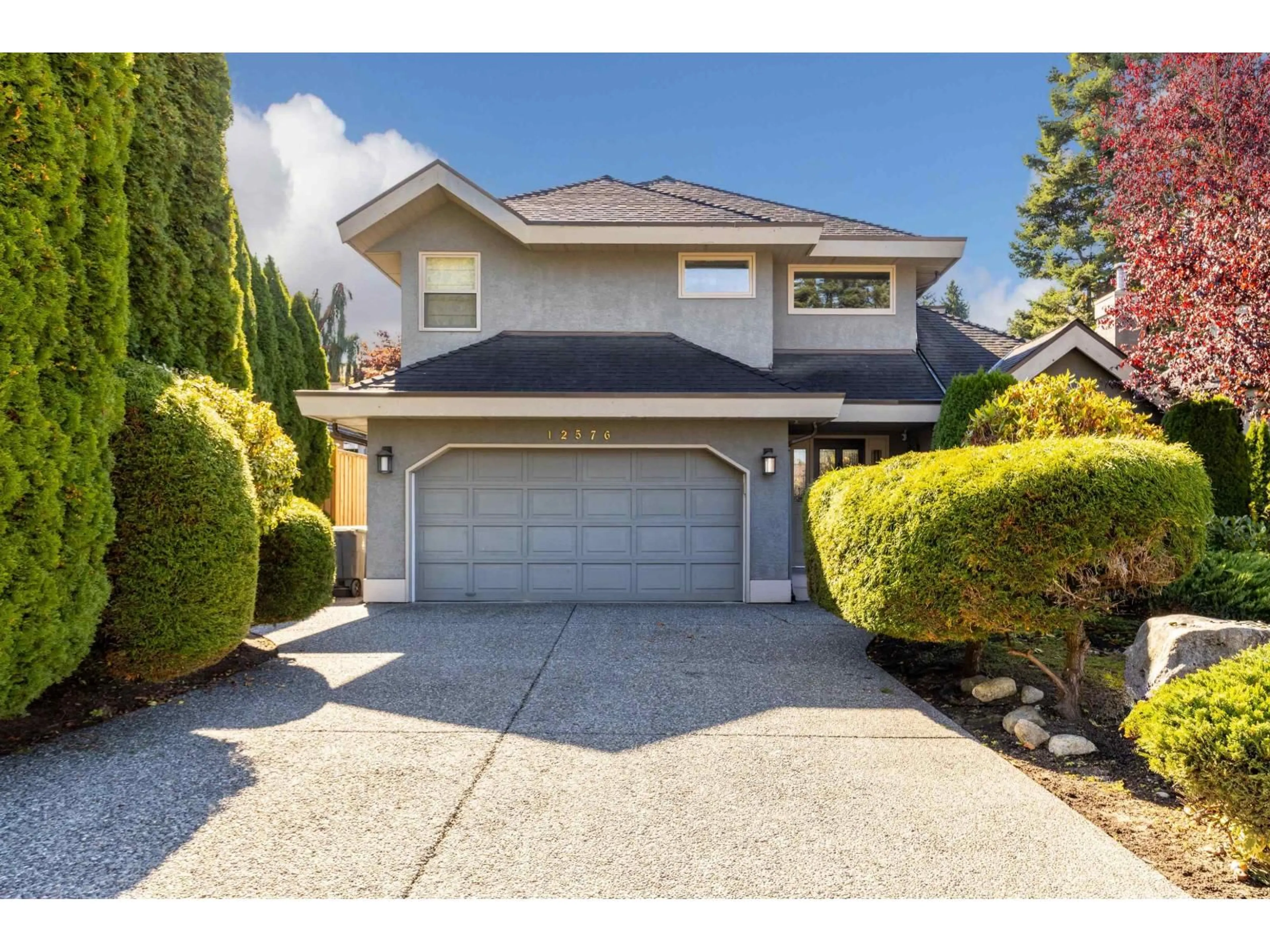 Home with vinyl exterior material, street for 12576 18, Surrey British Columbia V4A1V7