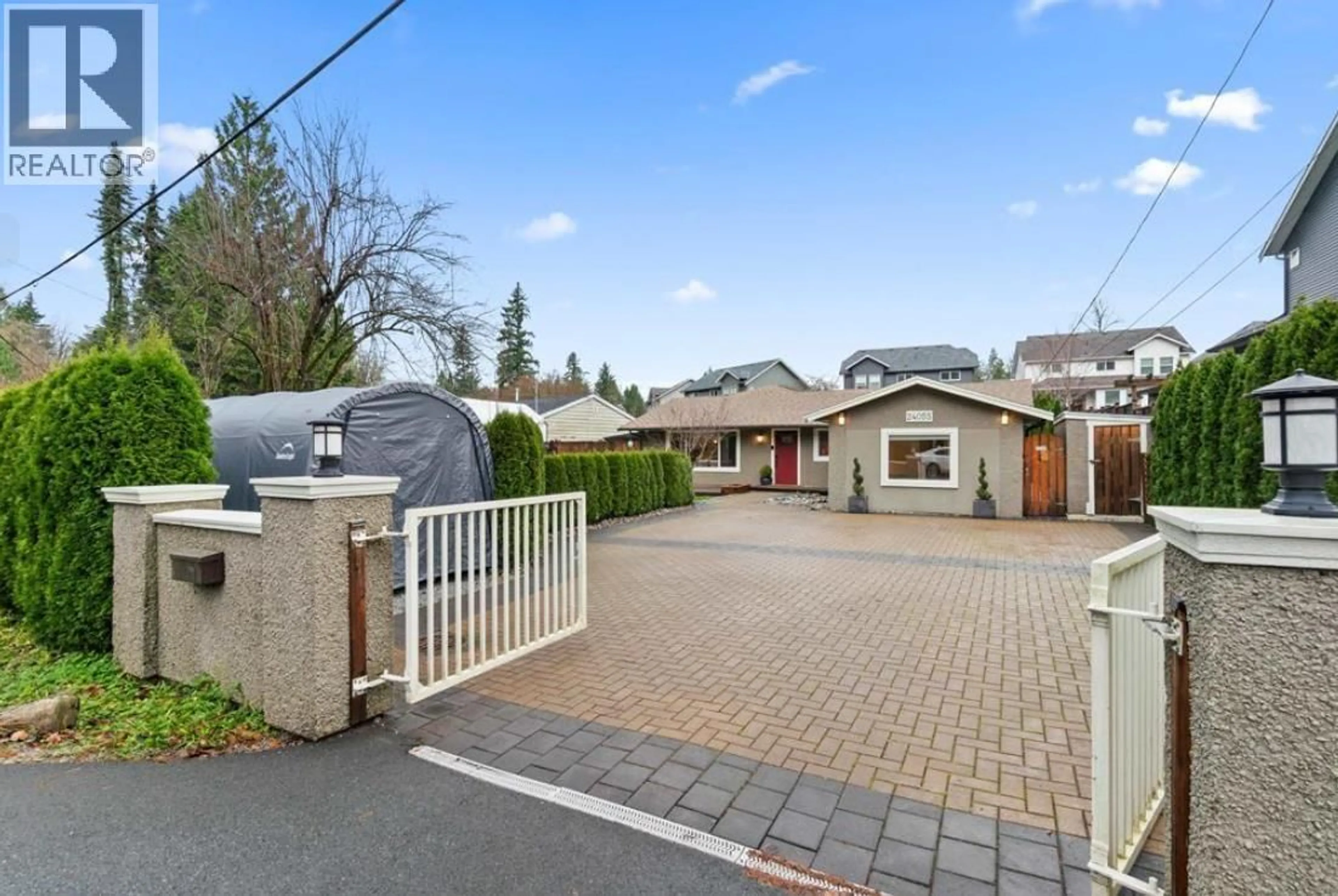A pic from outside/outdoor area/front of a property/back of a property/a pic from drone, street for 24055 FERN CRESCENT, Maple Ridge British Columbia V4R2S1