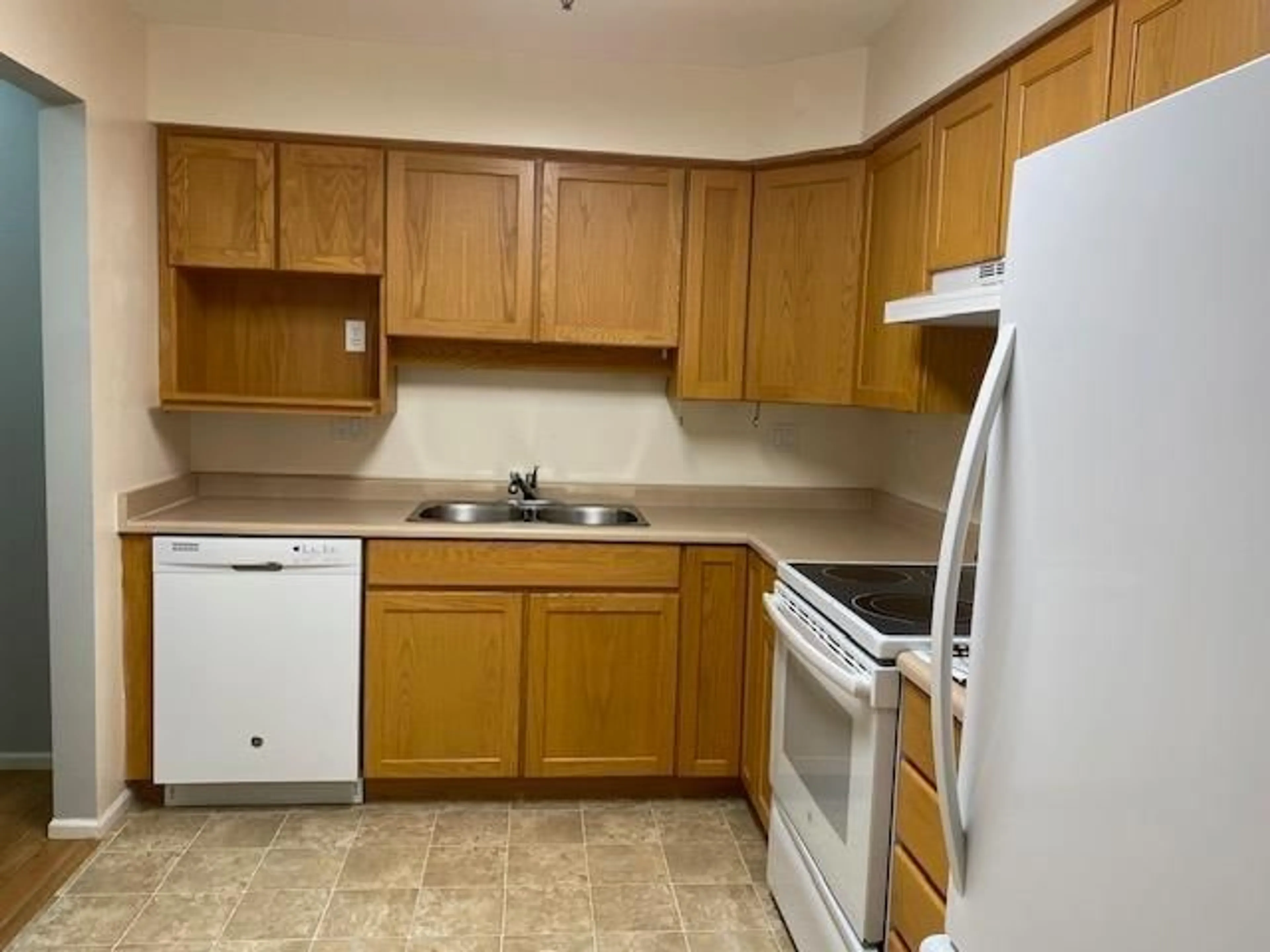 Standard kitchen, unknown for 106 - 9186 EDWARDS STREET, Chilliwack British Columbia V2P7X6