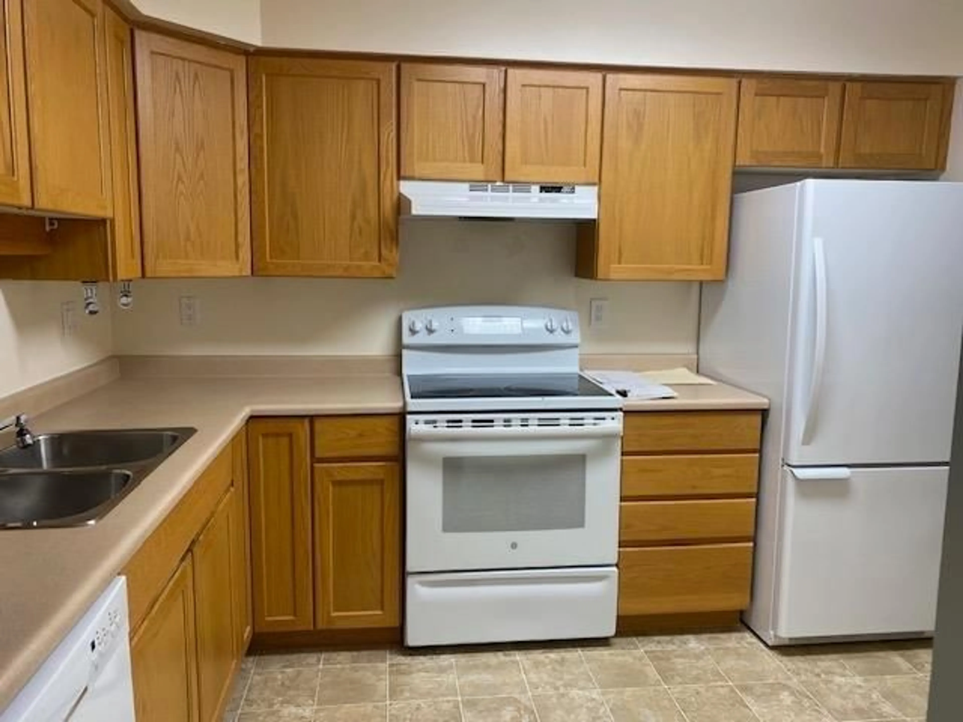 Standard kitchen, unknown for 106 - 9186 EDWARDS STREET, Chilliwack British Columbia V2P7X6