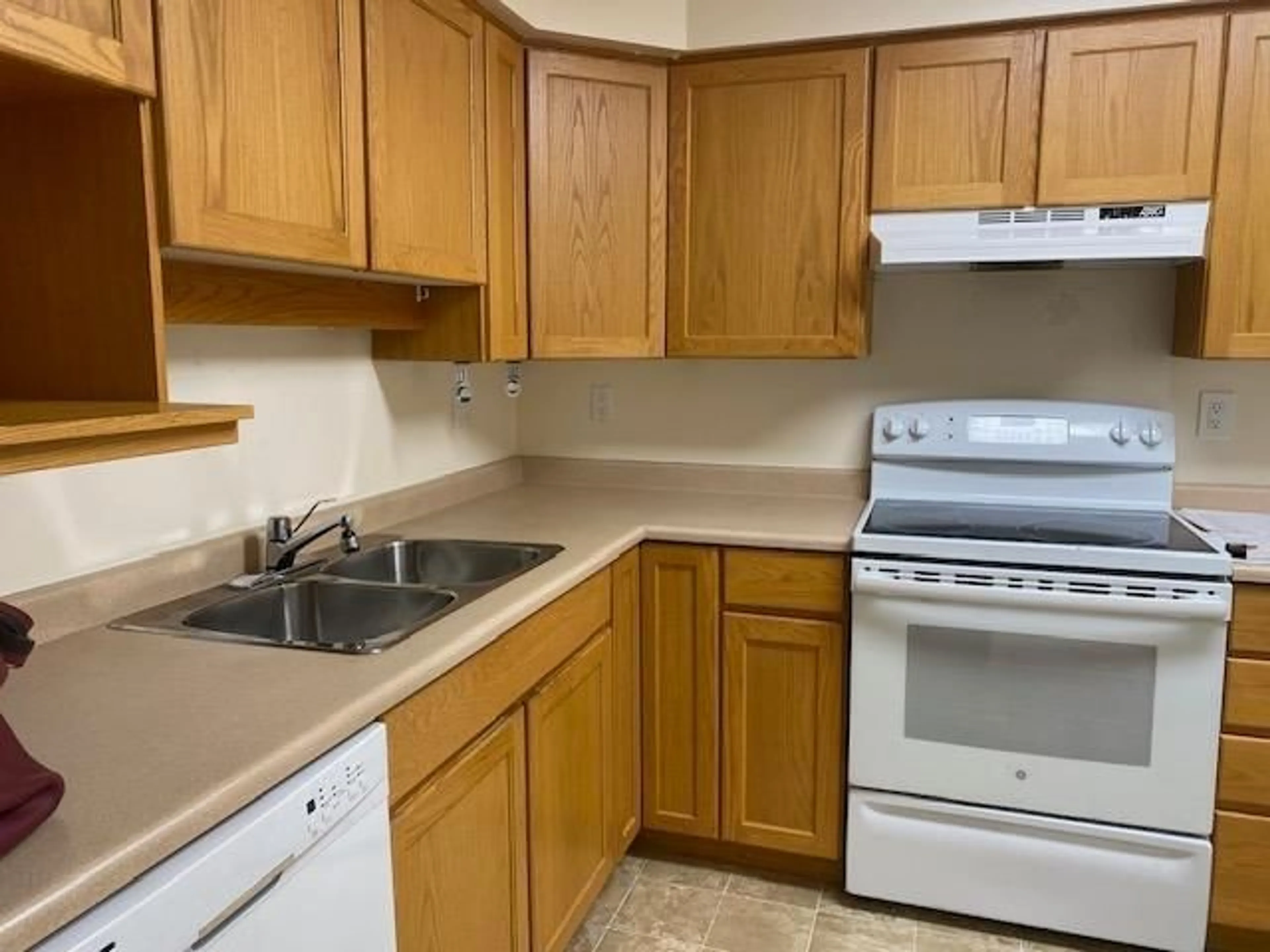 Standard kitchen, unknown for 106 - 9186 EDWARDS STREET, Chilliwack British Columbia V2P7X6