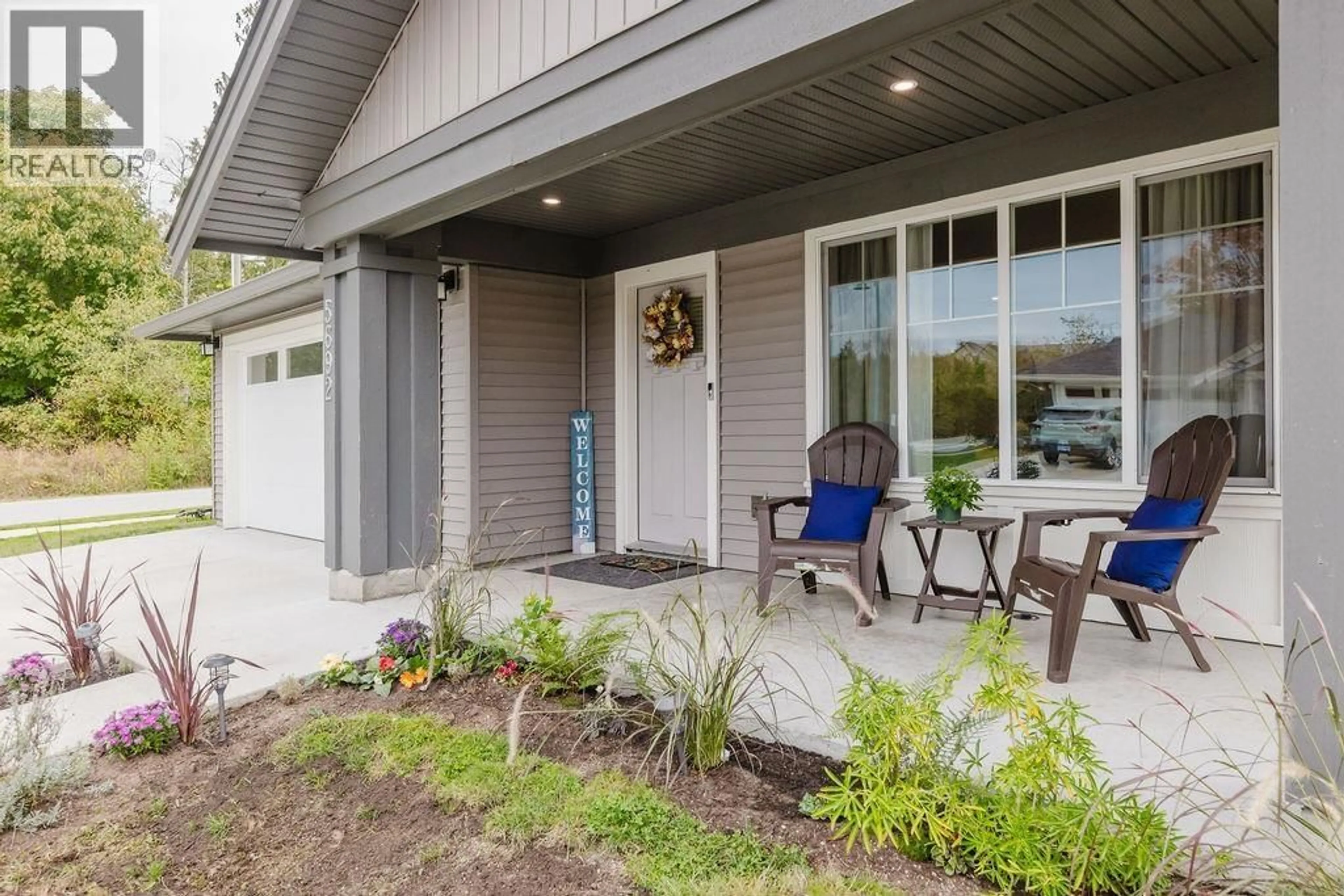 Patio, street for 5692 PARTRIDGE WAY, Sechelt British Columbia V7Z0M4