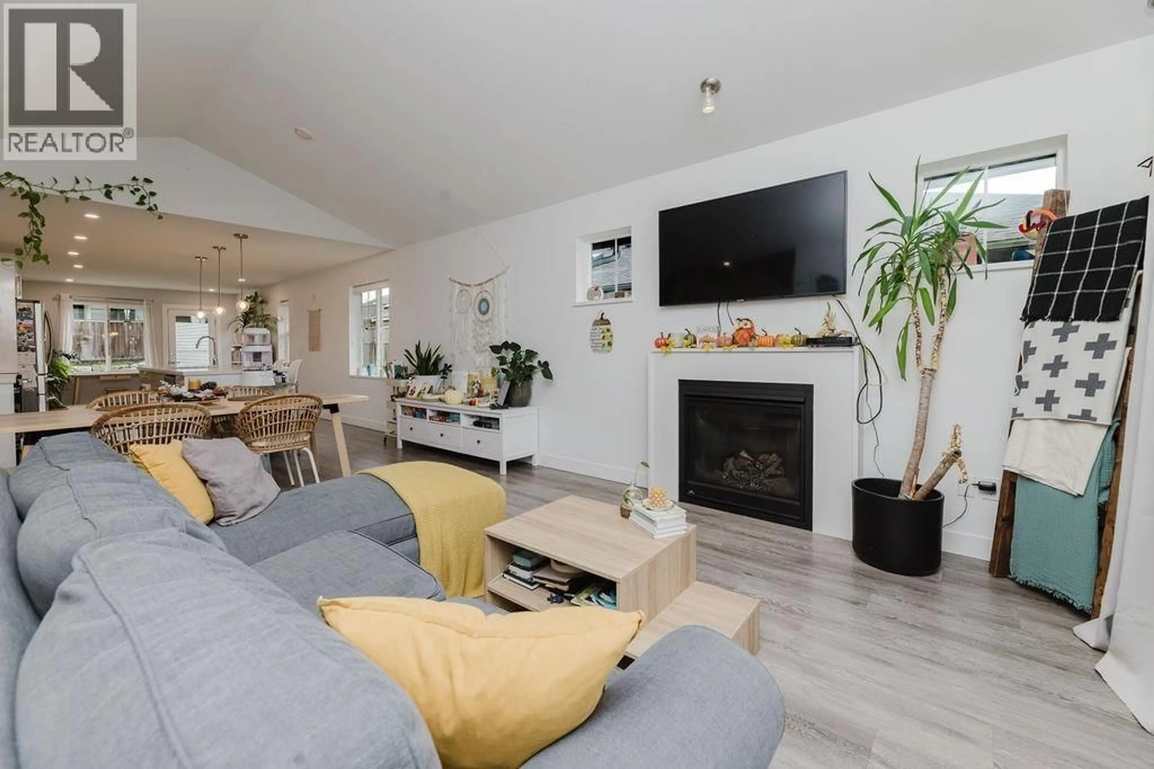 Living room with furniture, unknown for 5692 PARTRIDGE WAY, Sechelt British Columbia V7Z0M4