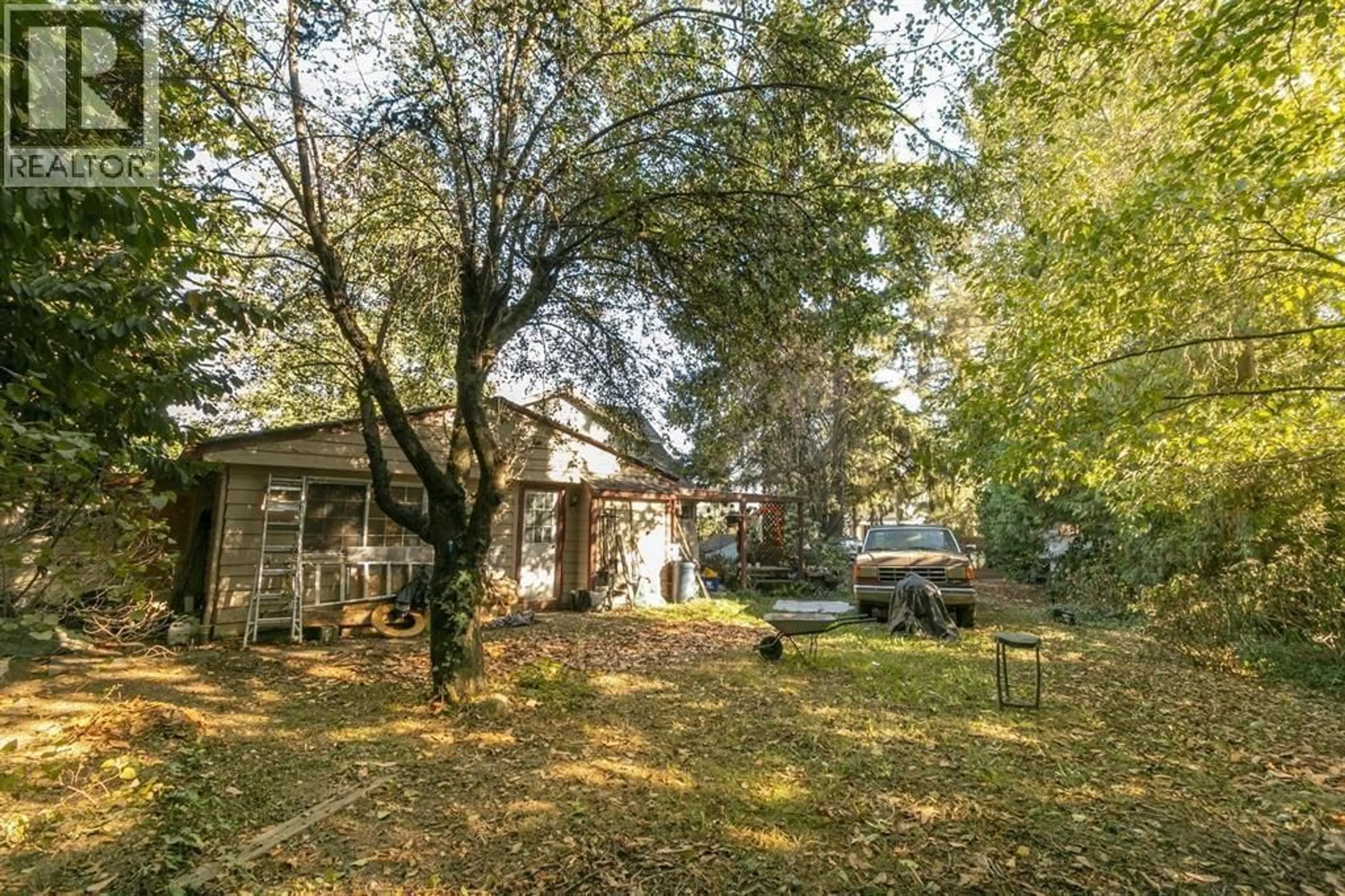 A pic from outside/outdoor area/front of a property/back of a property/a pic from drone, forest/trees view for 631 RODERICK AVENUE, Coquitlam British Columbia V3K1P3