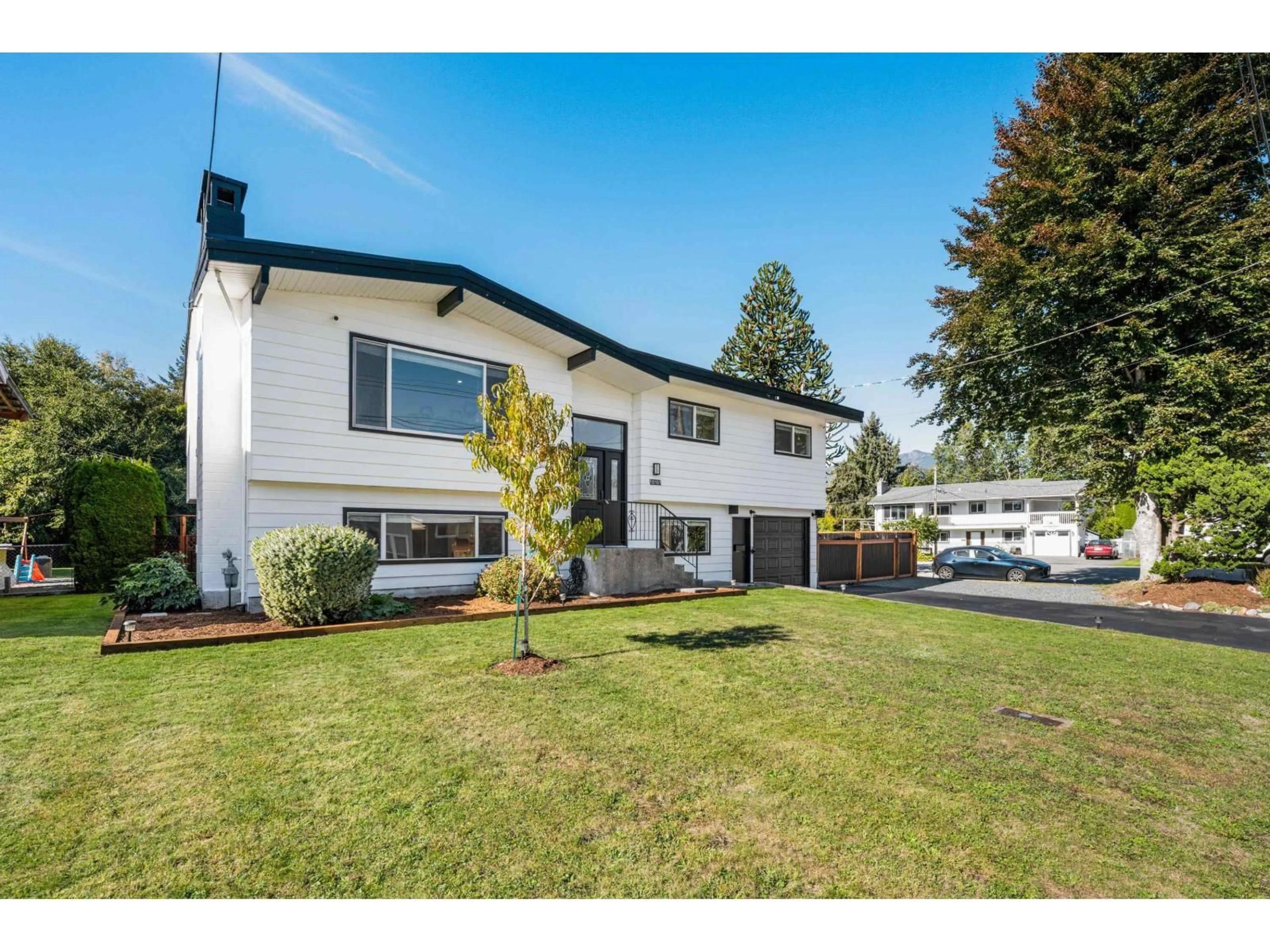 Home with vinyl exterior material, street for 10107 SHAMROCK DRIVE, Chilliwack British Columbia V2P5L3