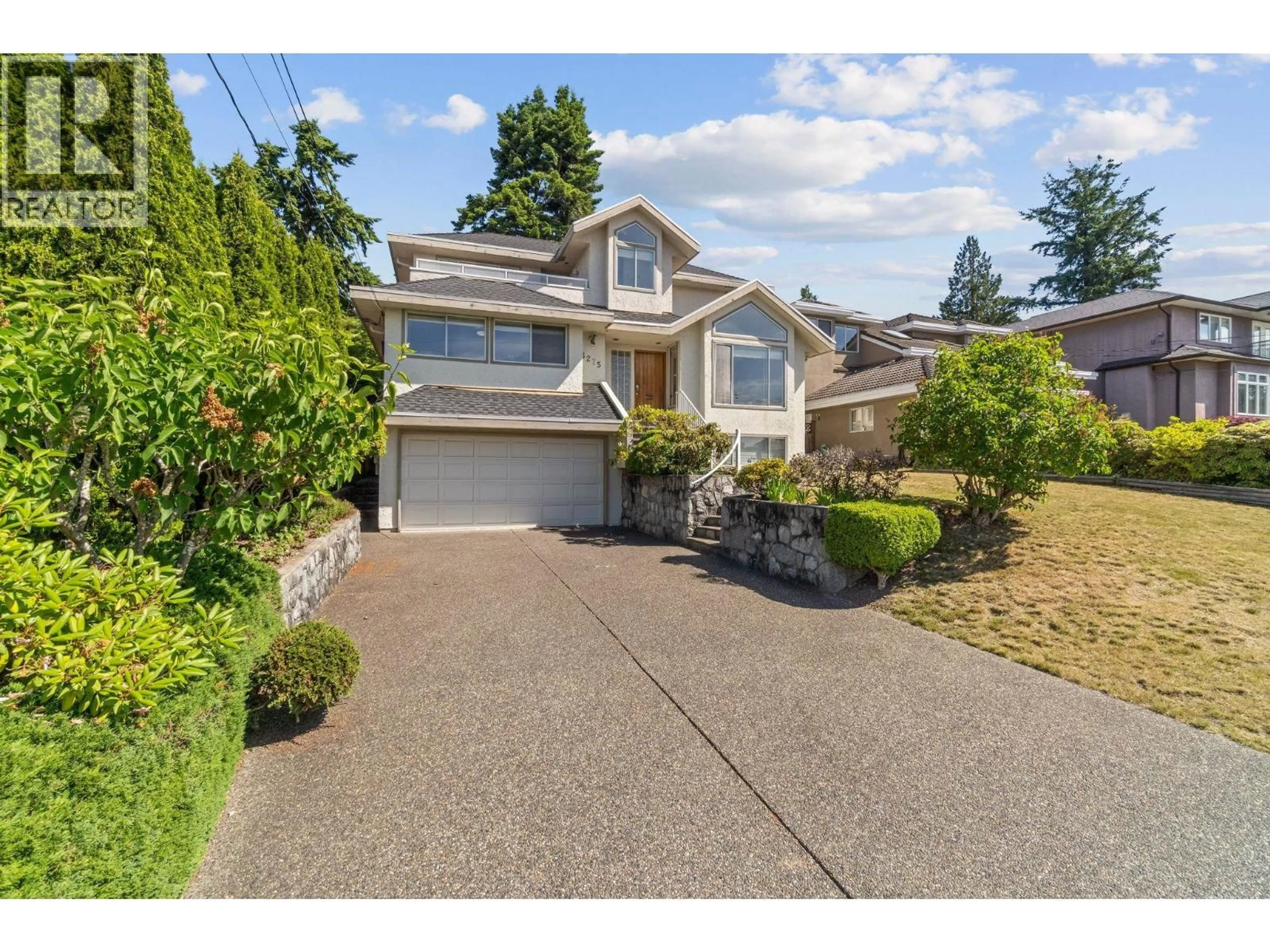 Home with vinyl exterior material, street for 5275 MCKEE STREET, Burnaby British Columbia V5J2T7