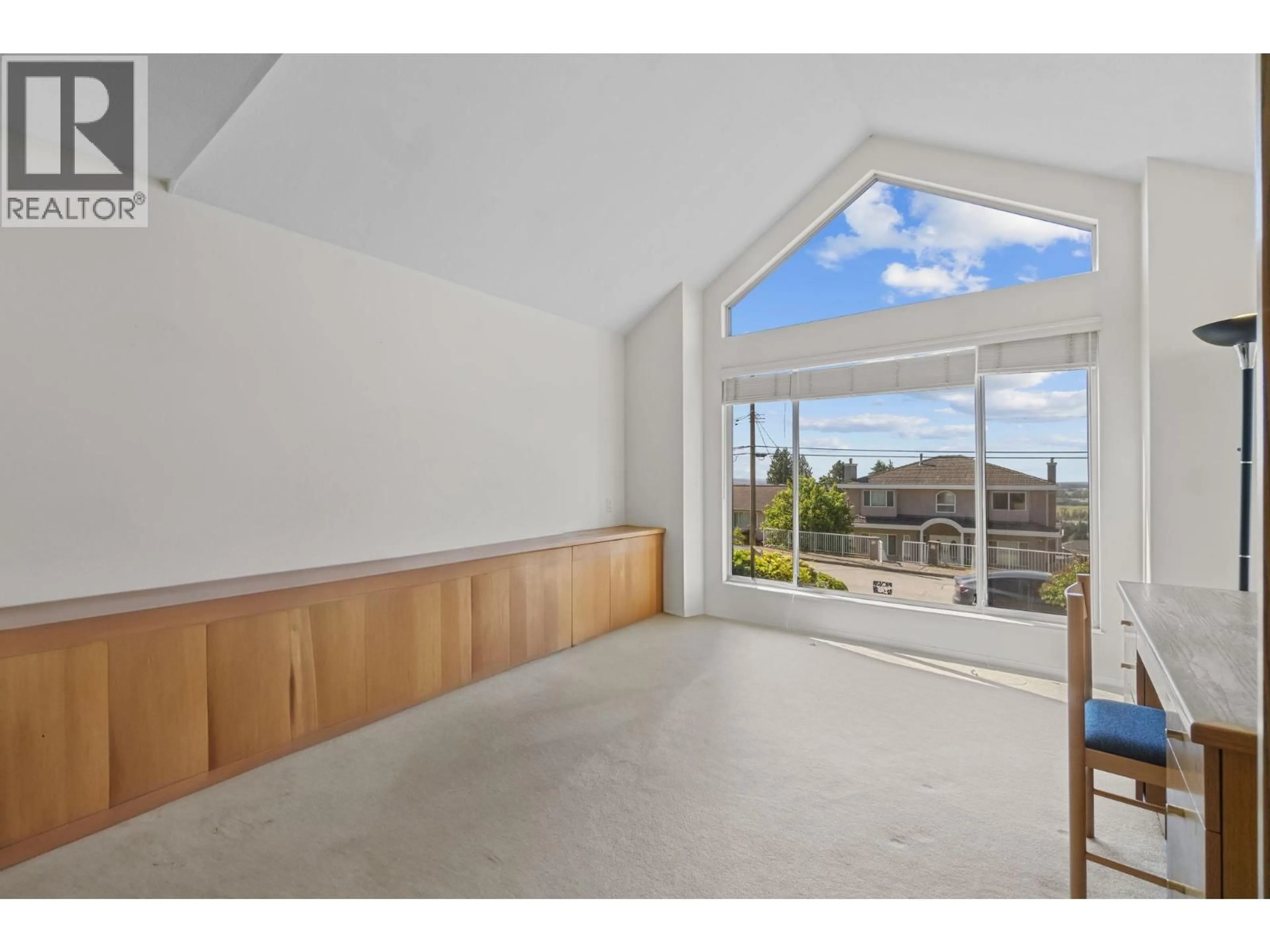 A pic of a room for 5275 MCKEE STREET, Burnaby British Columbia V5J2T7