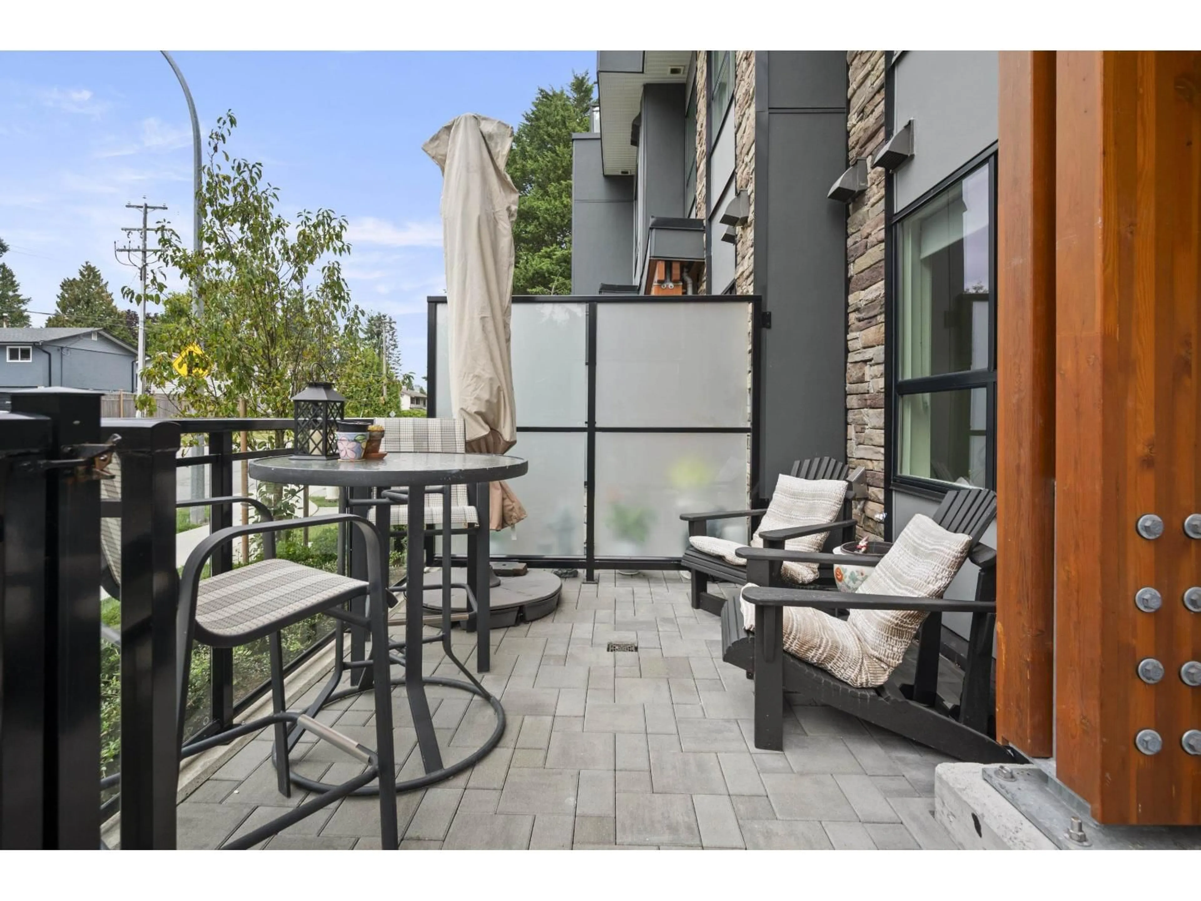 Patio, street for 207 - 6950 NICHOLSON, Delta British Columbia V4E0A8