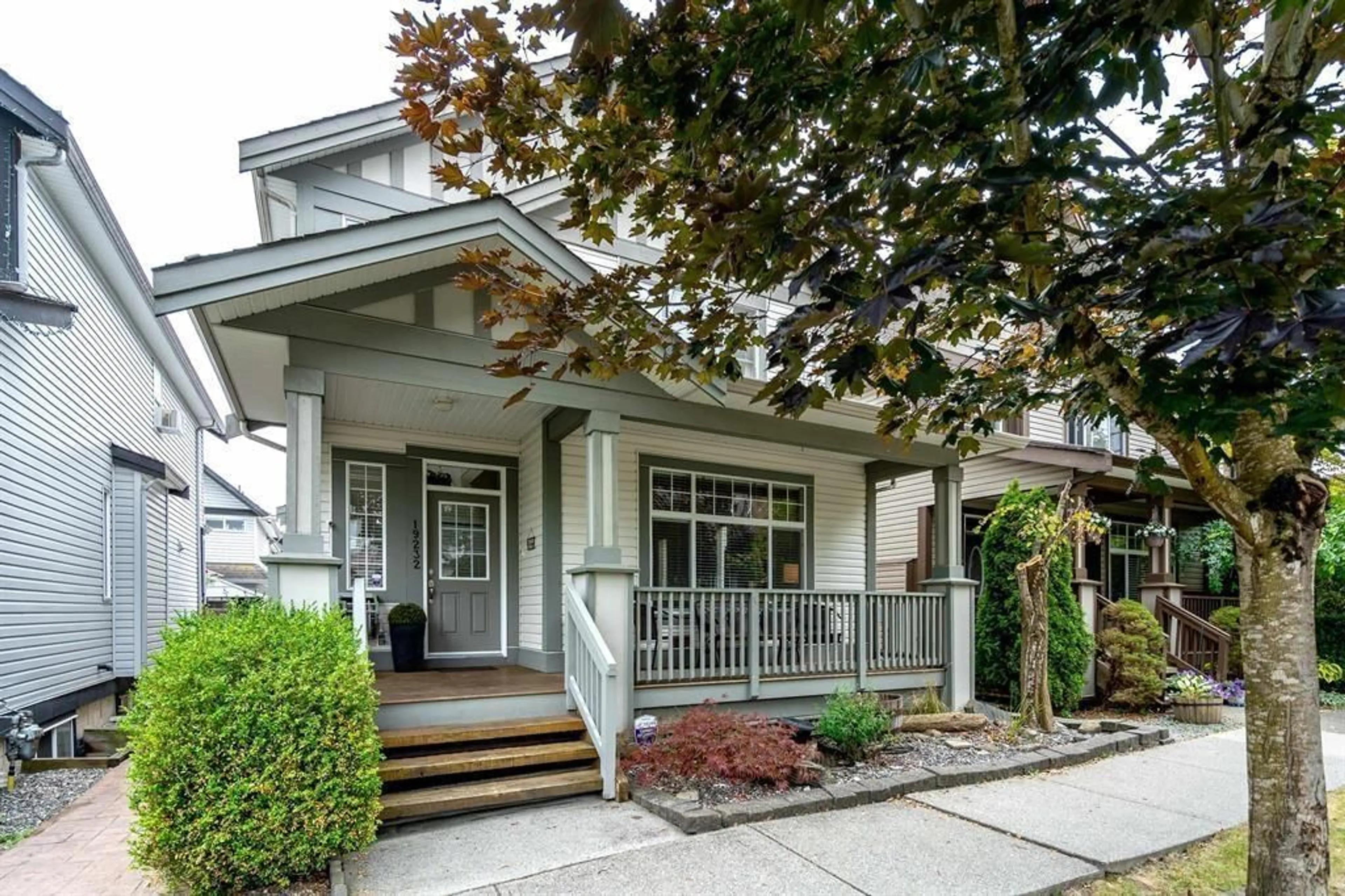 Home with vinyl exterior material, street for 19232 68A, Surrey British Columbia V4N0B6