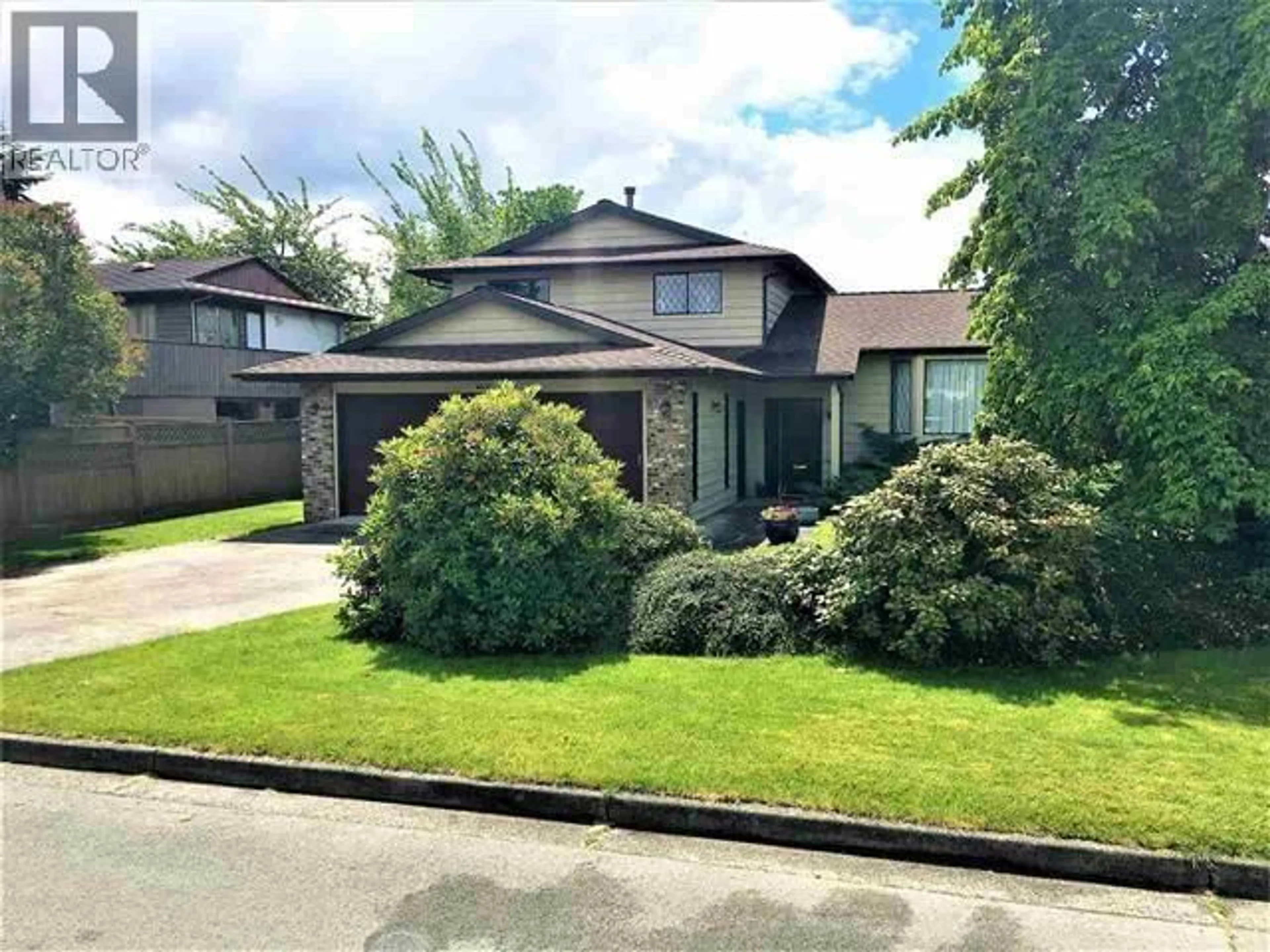 A pic from outside/outdoor area/front of a property/back of a property/a pic from drone, street for 9600 SWANSEA DRIVE, Richmond British Columbia V7A2L8