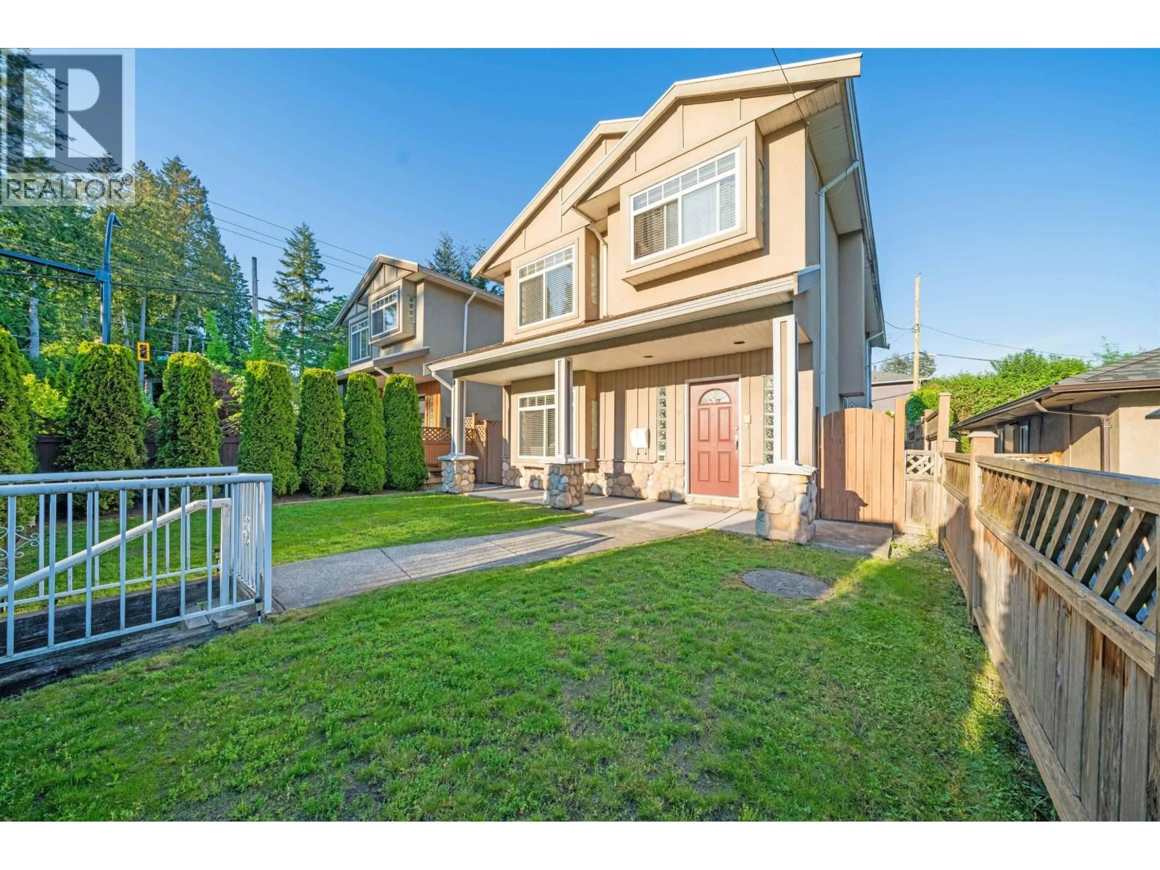 Unknown for 2052 WESTVIEW DRIVE, North Vancouver British Columbia V7M3B2