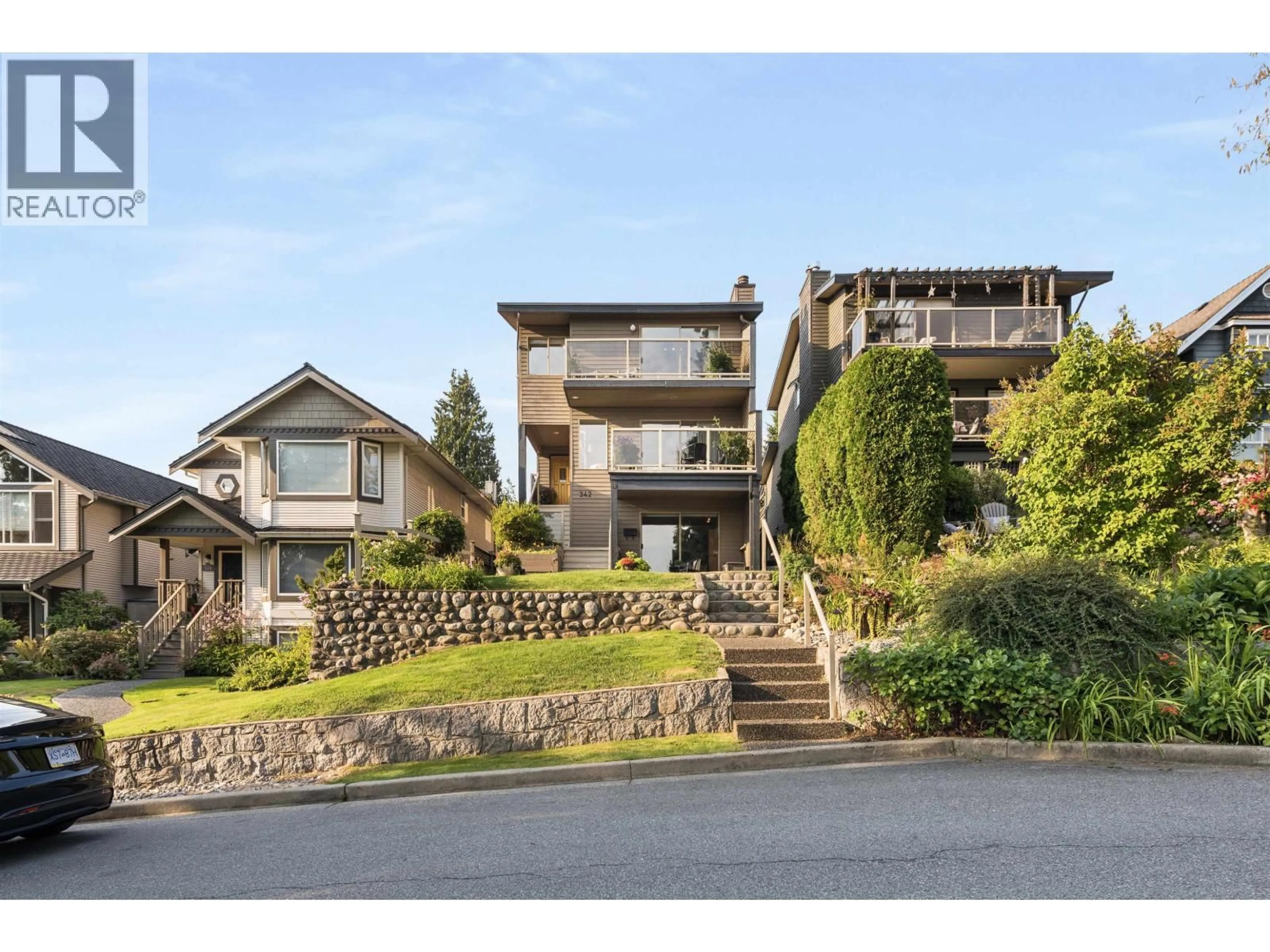 A pic from outside/outdoor area/front of a property/back of a property/a pic from drone, unknown for 342 26TH STREET, North Vancouver British Columbia V7N1B1