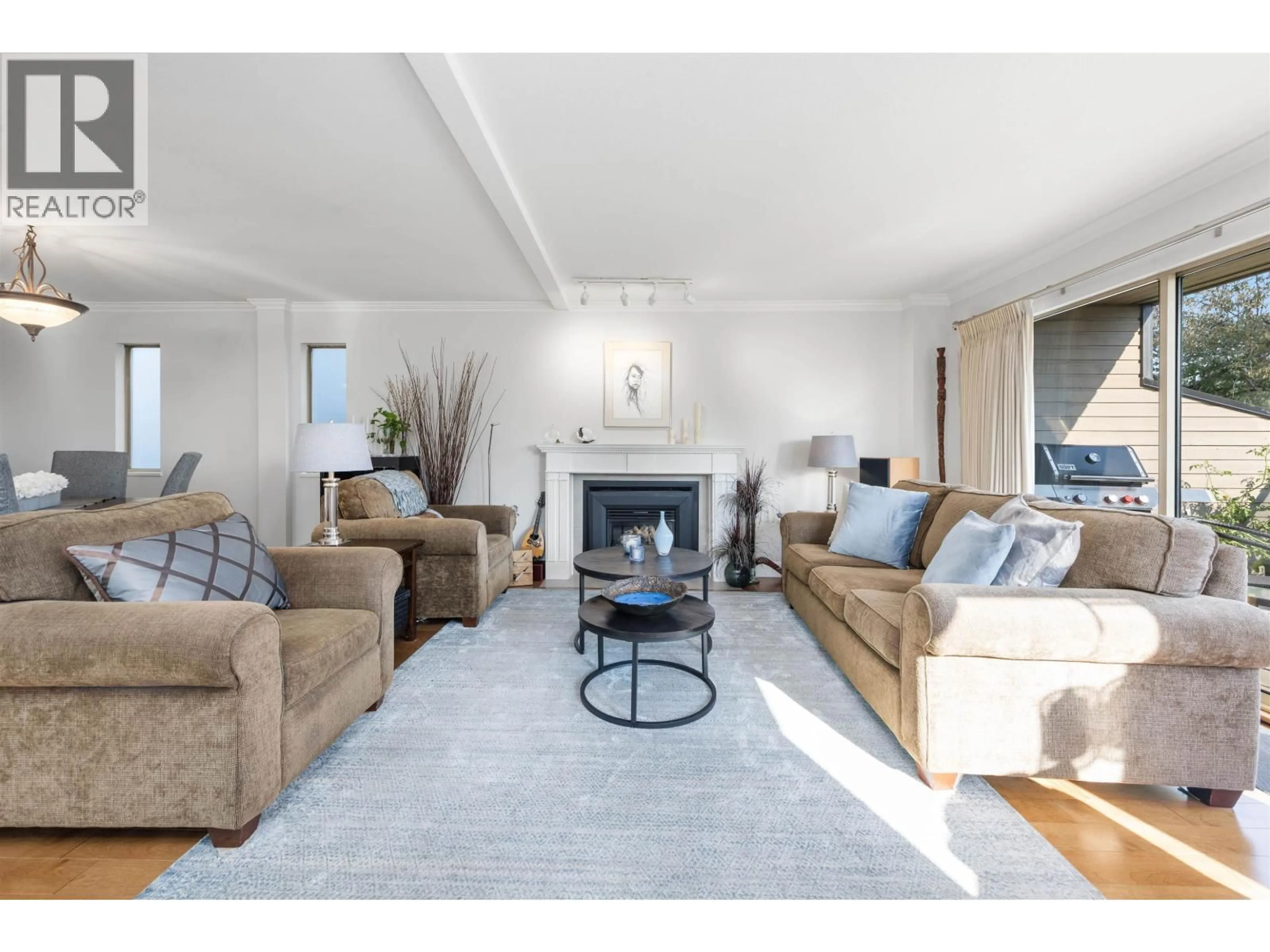 Living room with furniture, unknown for 342 26TH STREET, North Vancouver British Columbia V7N1B1