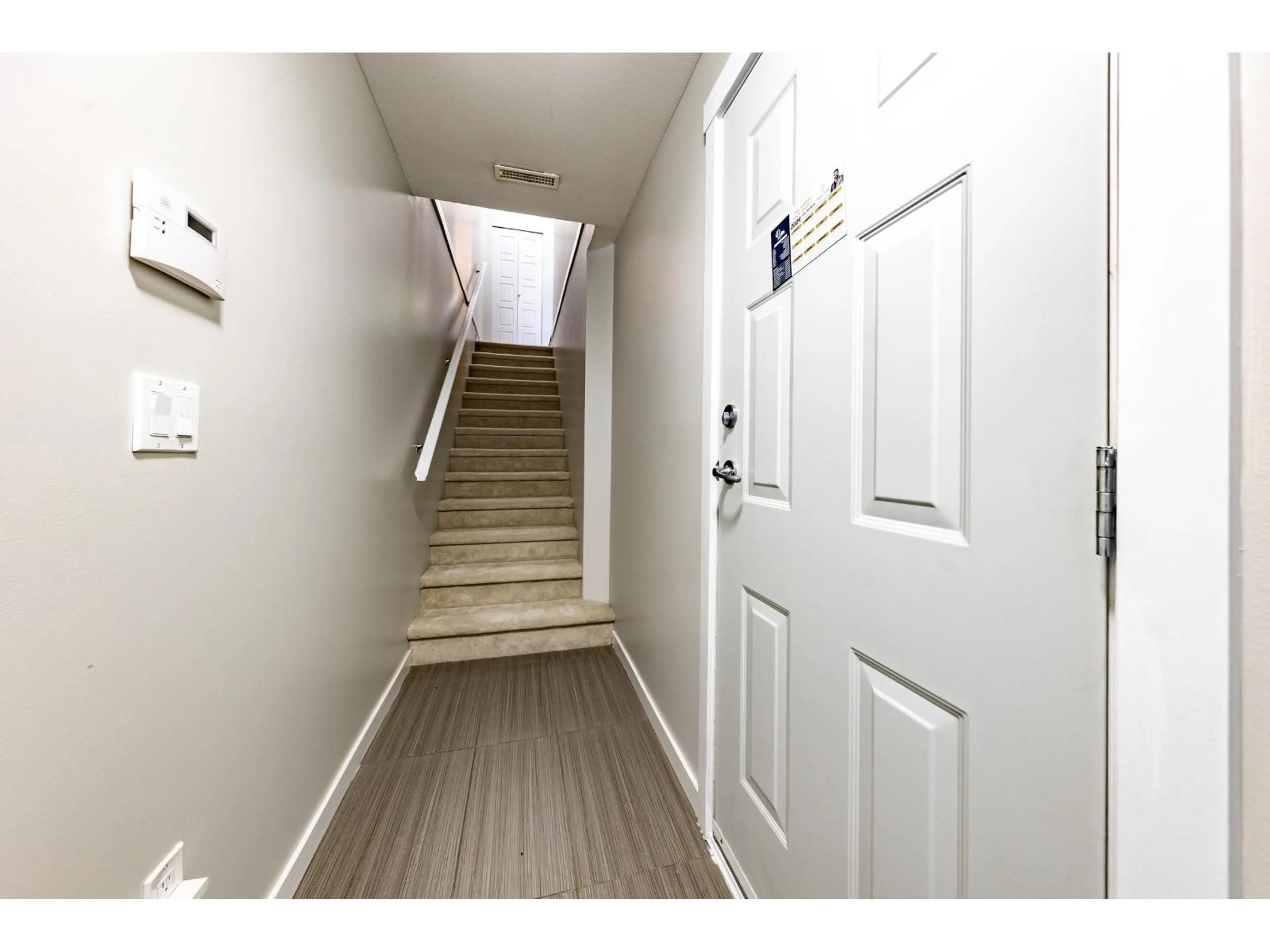 Indoor foyer for 78 - 14356 63A, Surrey British Columbia V3X0E3