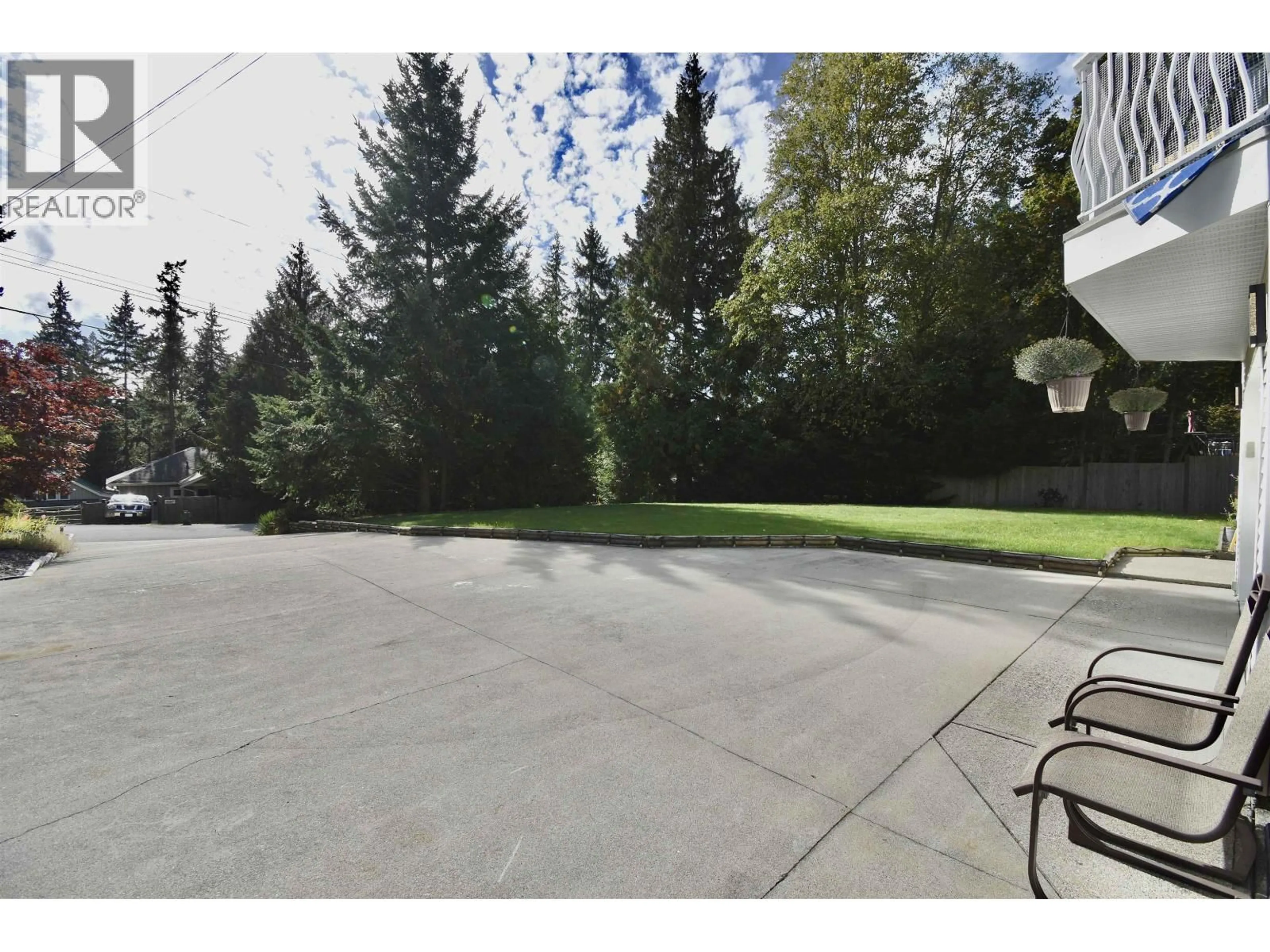 A pic from outside/outdoor area/front of a property/back of a property/a pic from drone, unknown for 8086 DOGWOOD DRIVE, Halfmoon Bay British Columbia V7Z1A8