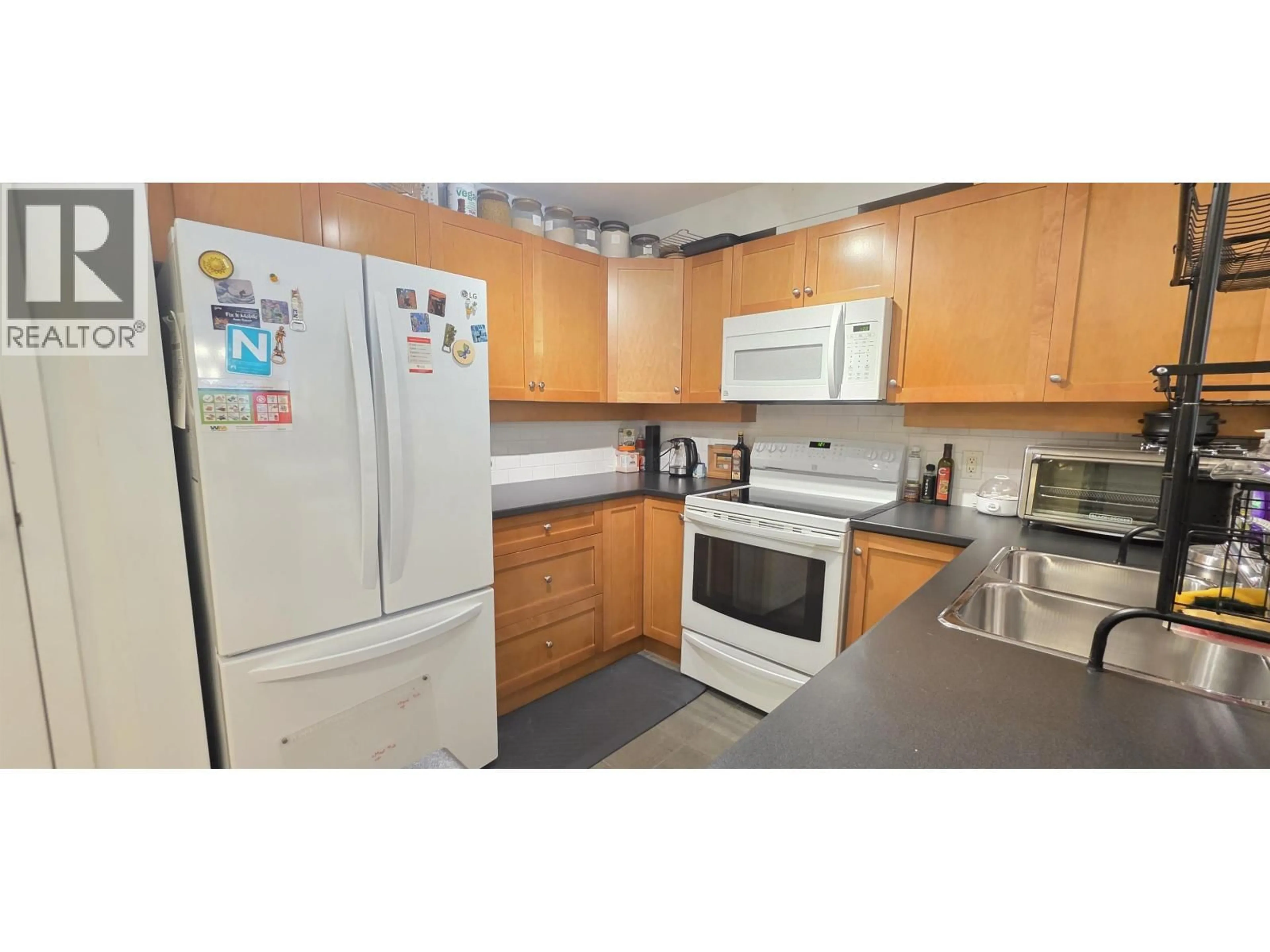 Standard kitchen, unknown for 201 - 15 SMOKEY SMITH PLACE, New Westminster British Columbia V3L5V7
