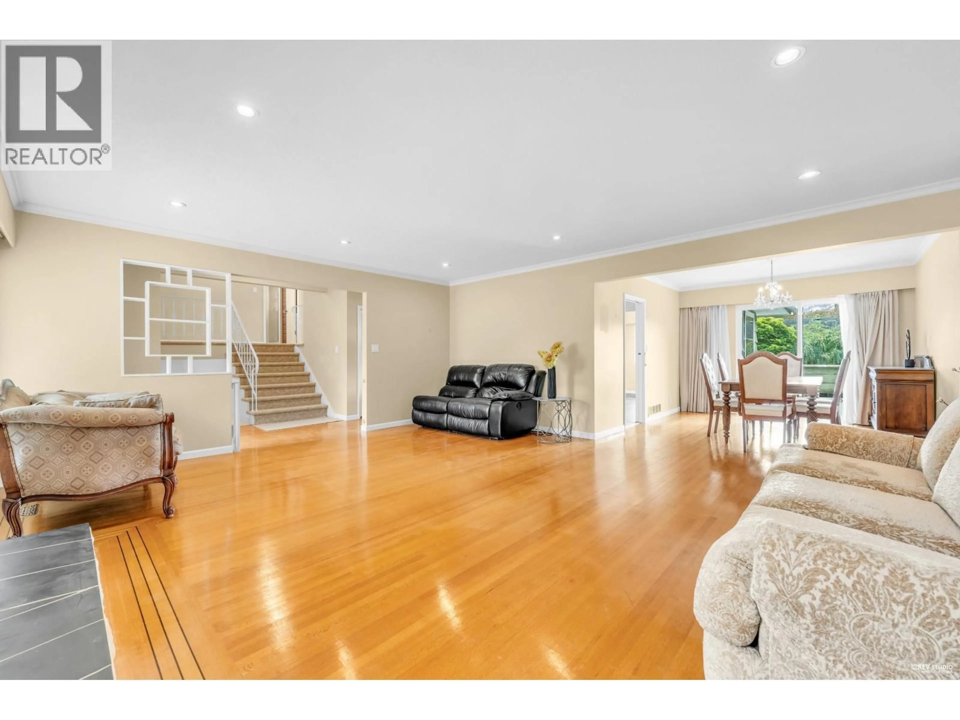 Unknown for 2056 29TH AVENUE, Vancouver British Columbia V6J3A1