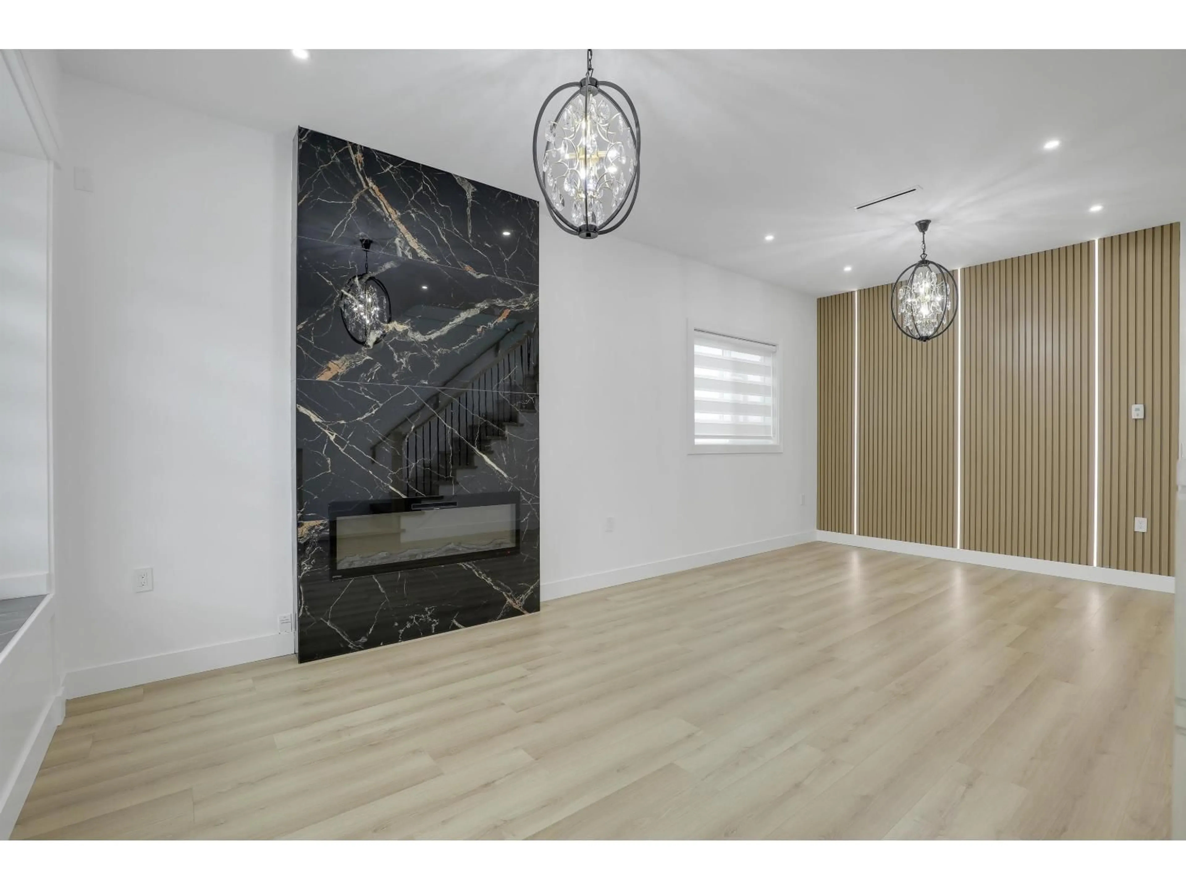 Indoor entryway for 16182 78, Surrey British Columbia V4N0X4