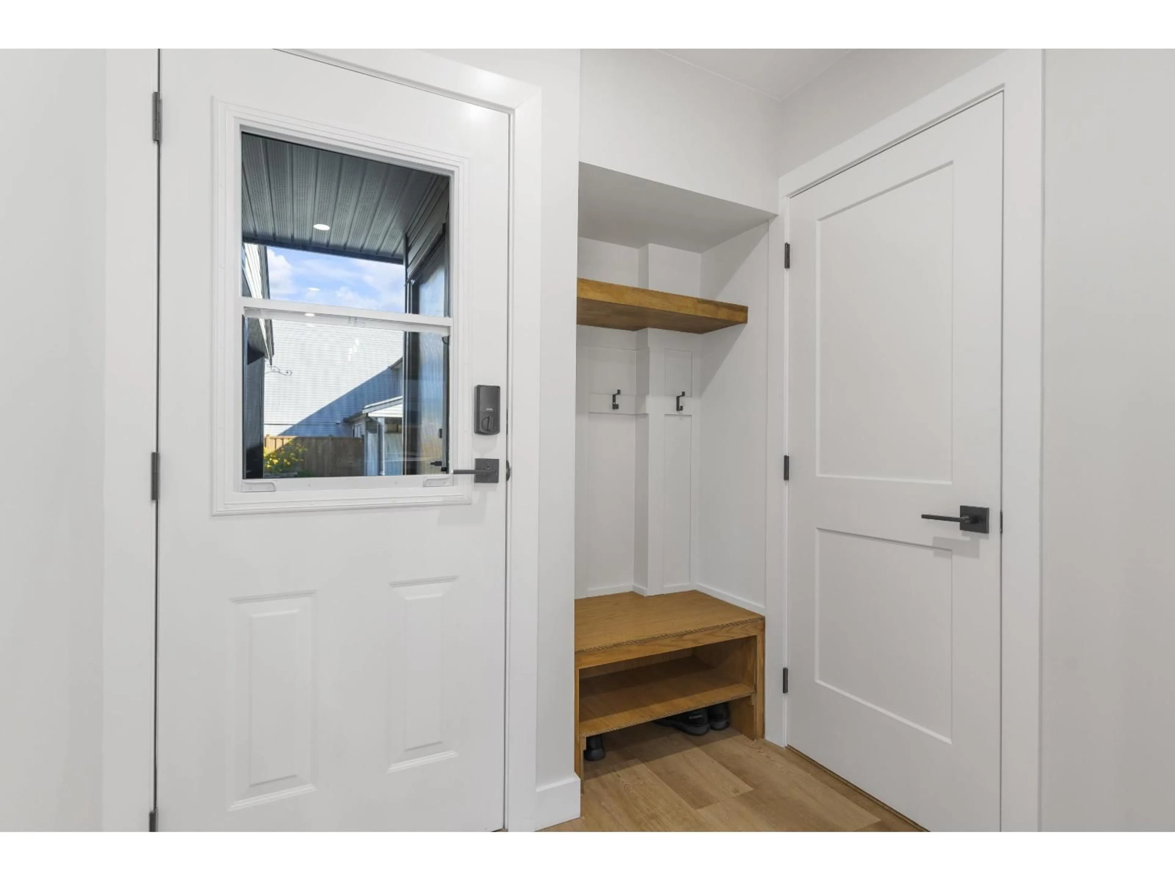 Indoor entryway for 71 - 27456 32, Langley British Columbia V4W3P2