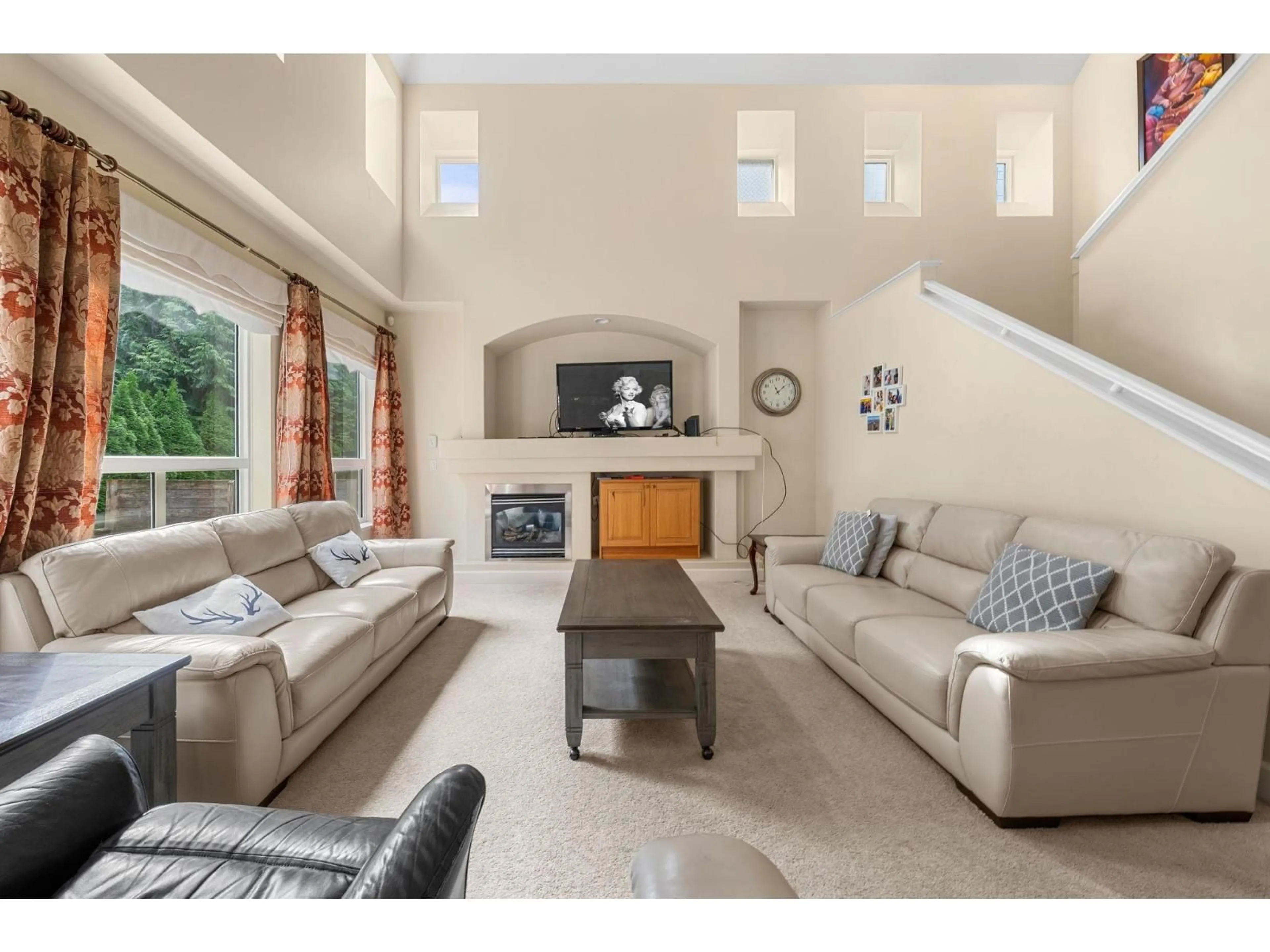 Living room with furniture, unknown for 6942 198B, Langley British Columbia V2Y3B4