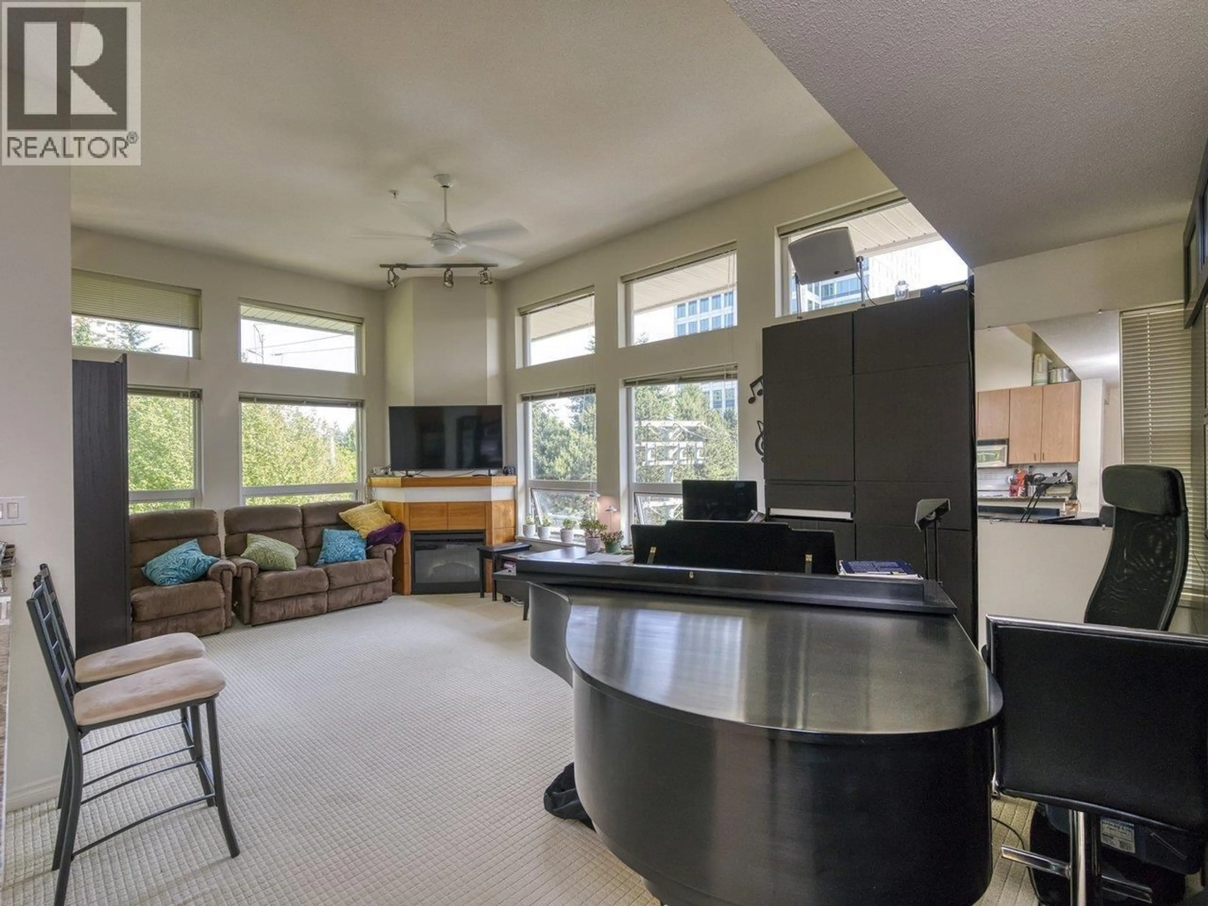 Open concept kitchen, unknown for 410 - 6888 SOUTHPOINT DRIVE, Burnaby British Columbia V3N5E3