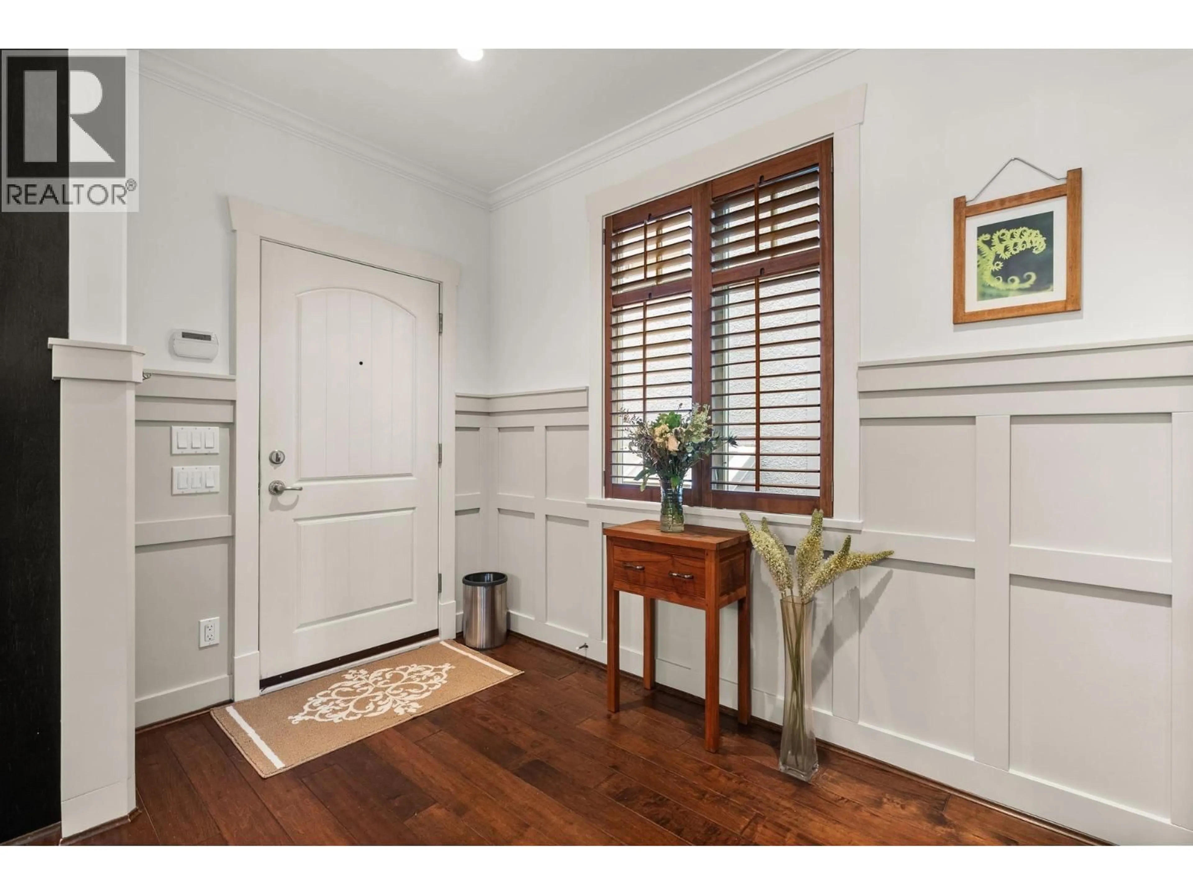 Indoor entryway for 1881 13TH AVENUE, Vancouver British Columbia V6J2H4