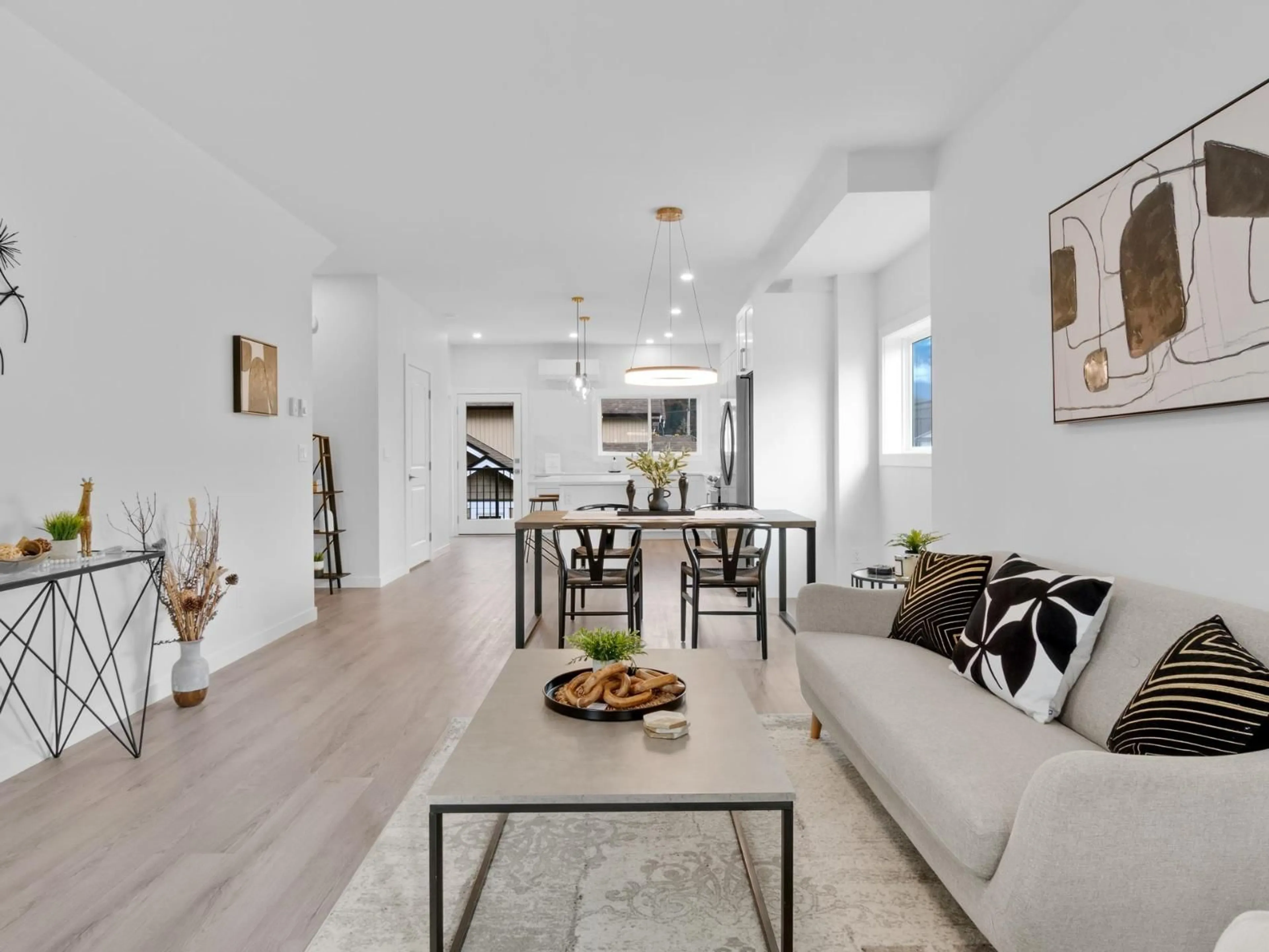 Living room with furniture, unknown for 4 - 1655 AGASSIZ ROSEDALE NO 9 HIGHWAY, Agassiz British Columbia V0M1A2