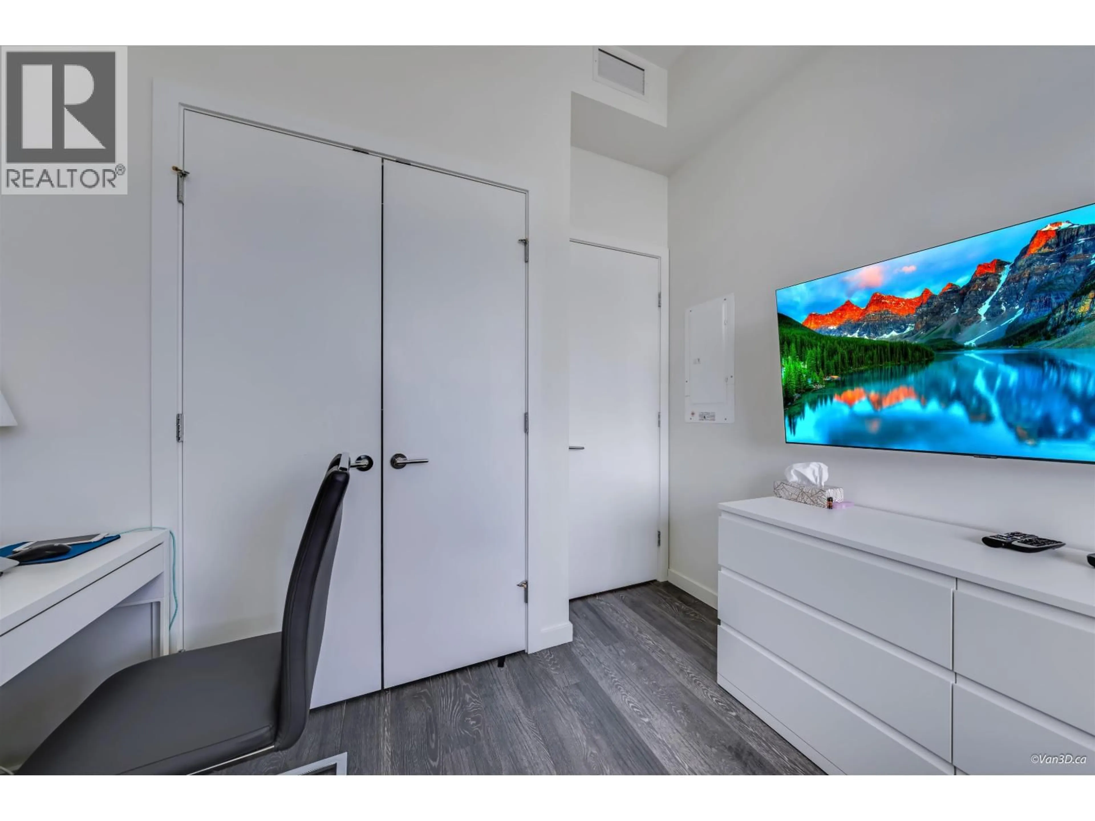 A pic of a room for 2901 - 5333 GORING STREET, Burnaby British Columbia V5B3A2