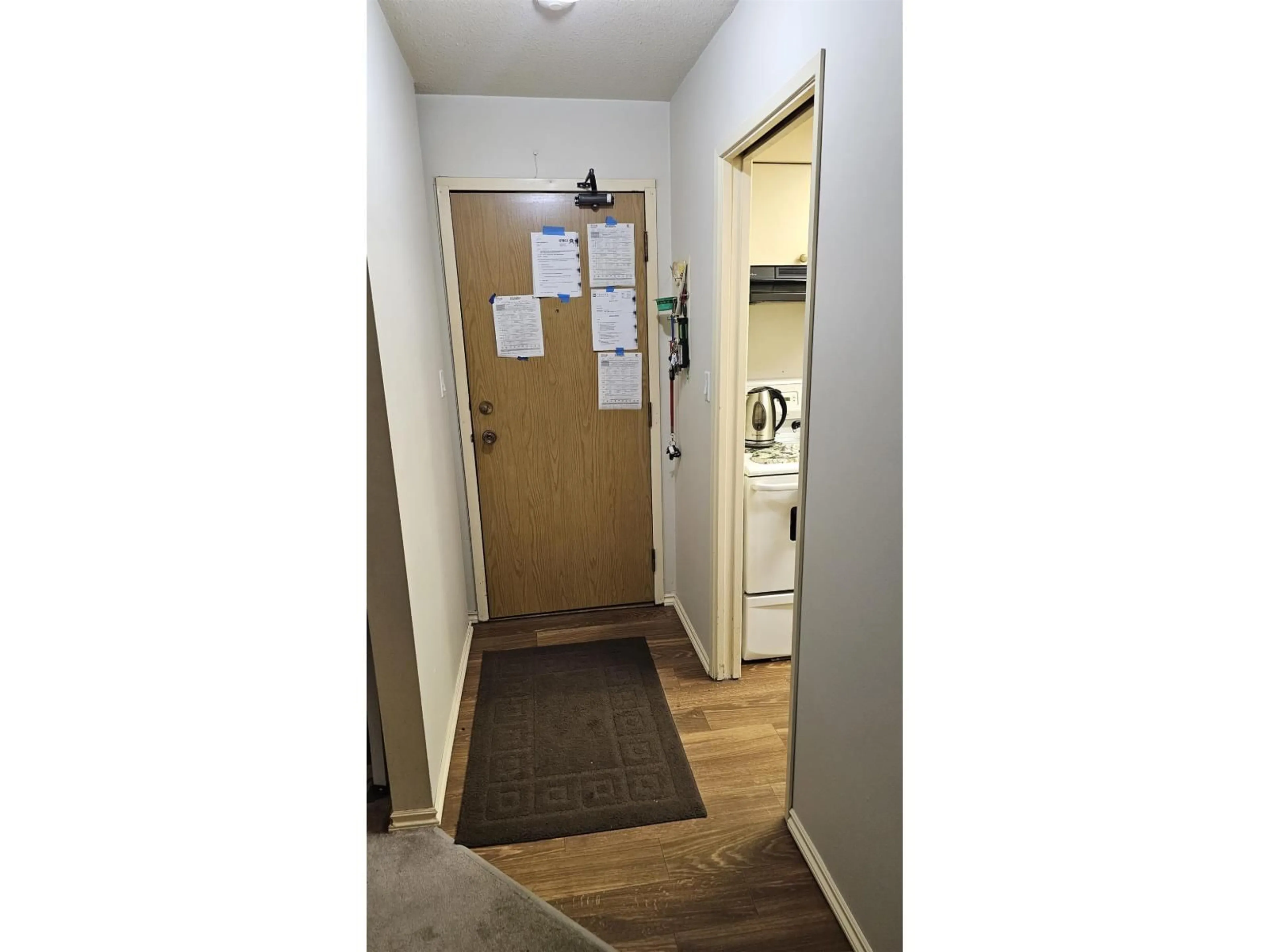 Indoor entryway for 117 - 13501 96, Surrey British Columbia V3V7L9