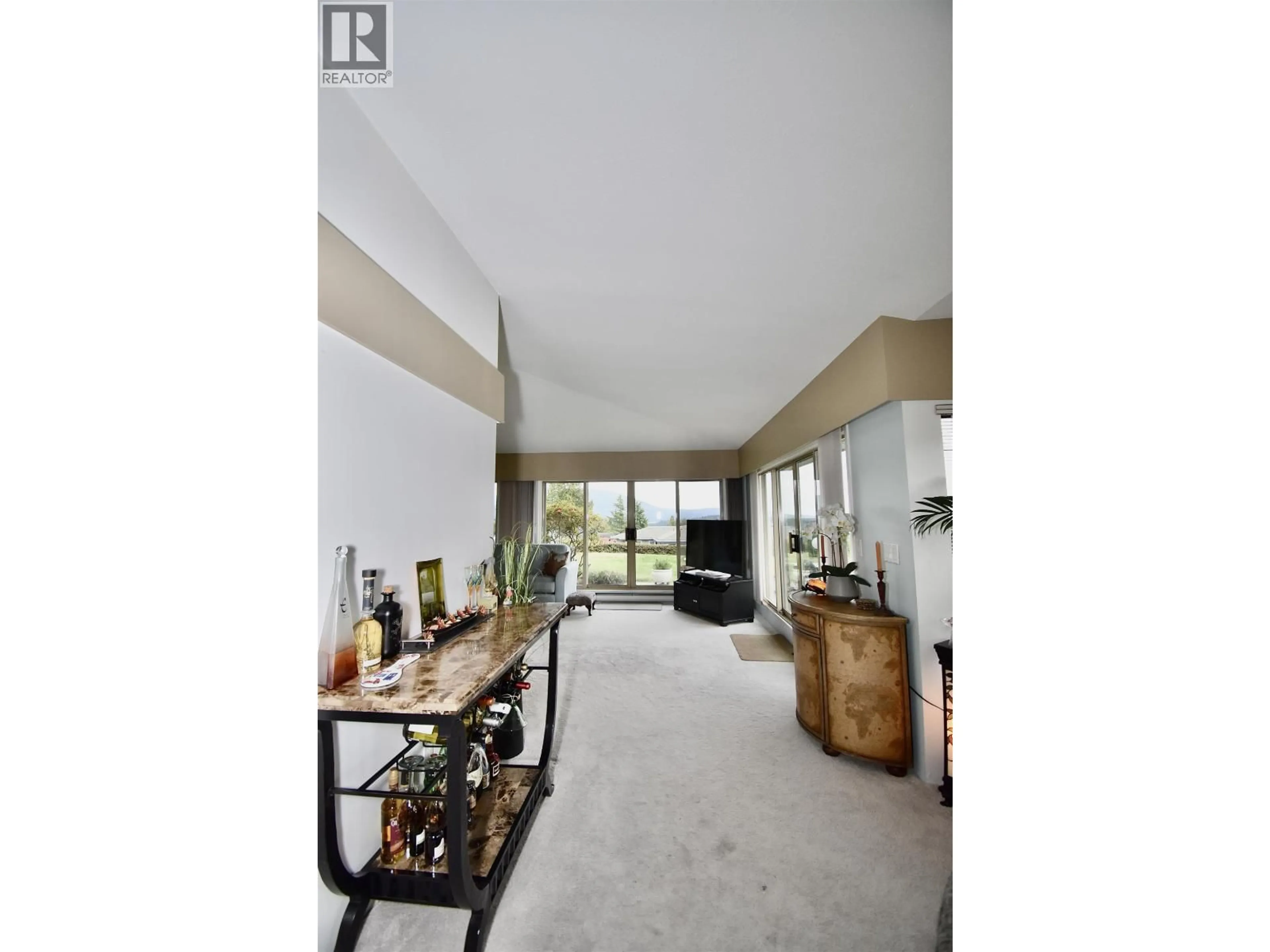 Indoor foyer for 28 - 555 EAGLECREST DRIVE, Gibsons British Columbia V0N1V8