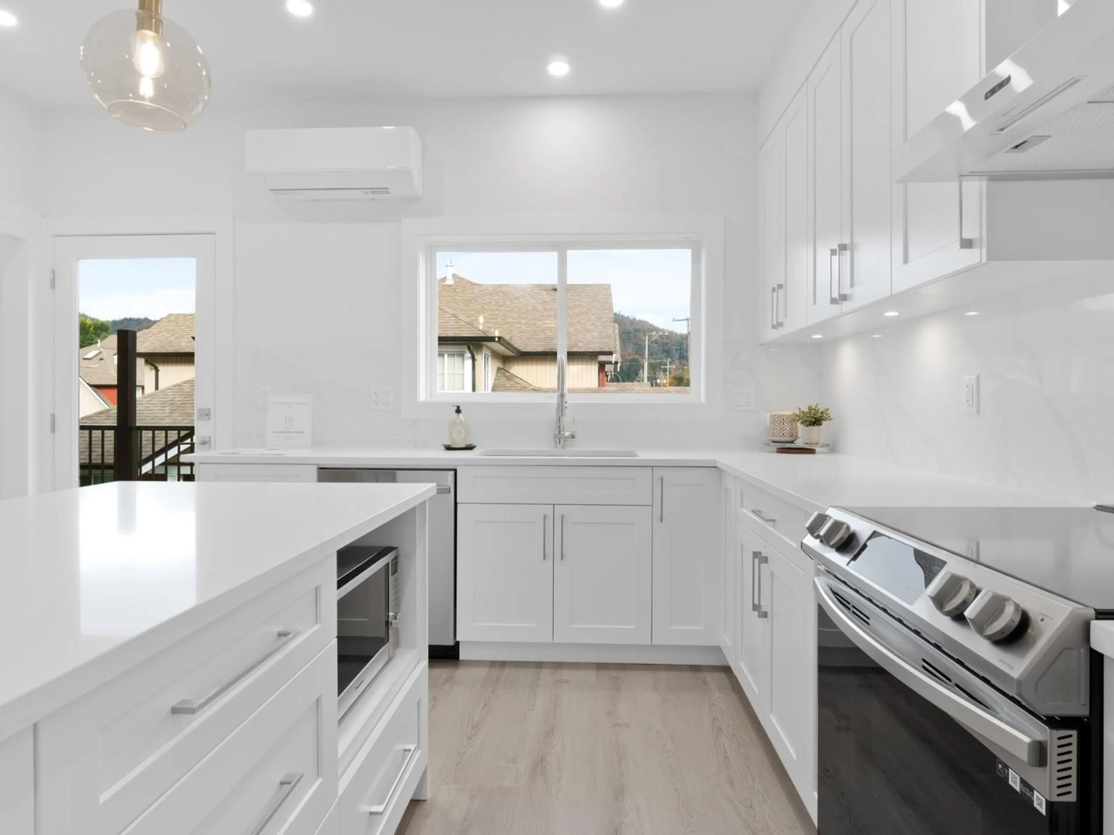 Open concept kitchen, unknown for 3 - 1655 AGASSIZ ROSEDALE NO 9 HIGHWAY, Agassiz British Columbia V0M1A2