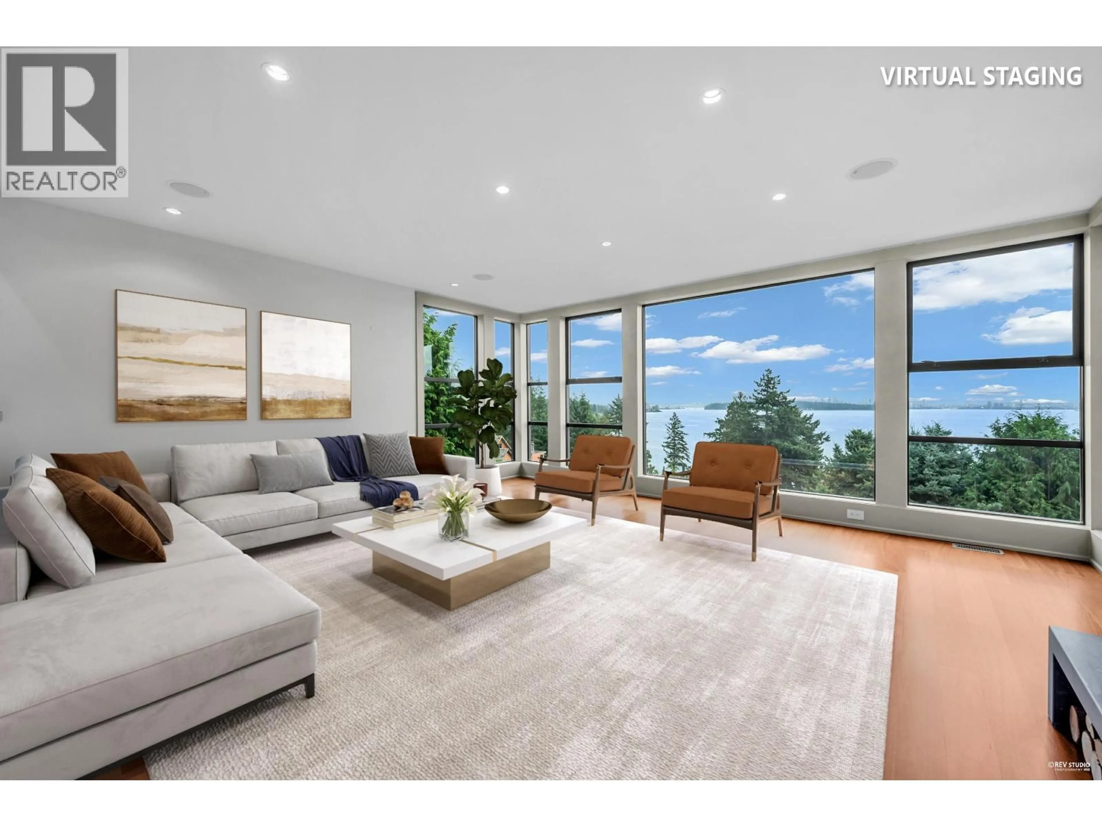 Living room with furniture, unknown for 3570 CREERY AVENUE, West Vancouver British Columbia V7V2M1