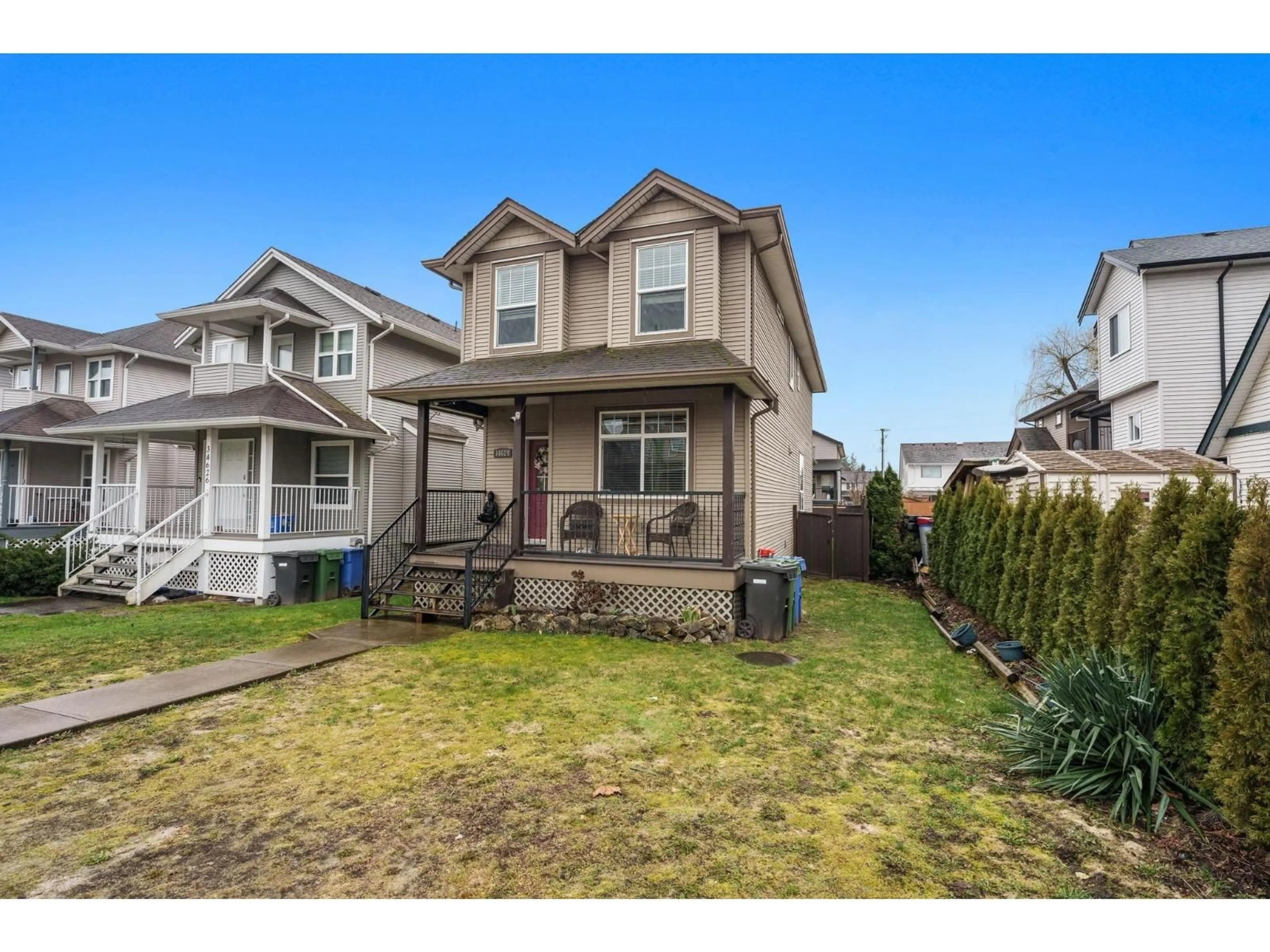 Home with vinyl exterior material, street for 34624 5, Abbotsford British Columbia V2S8E4
