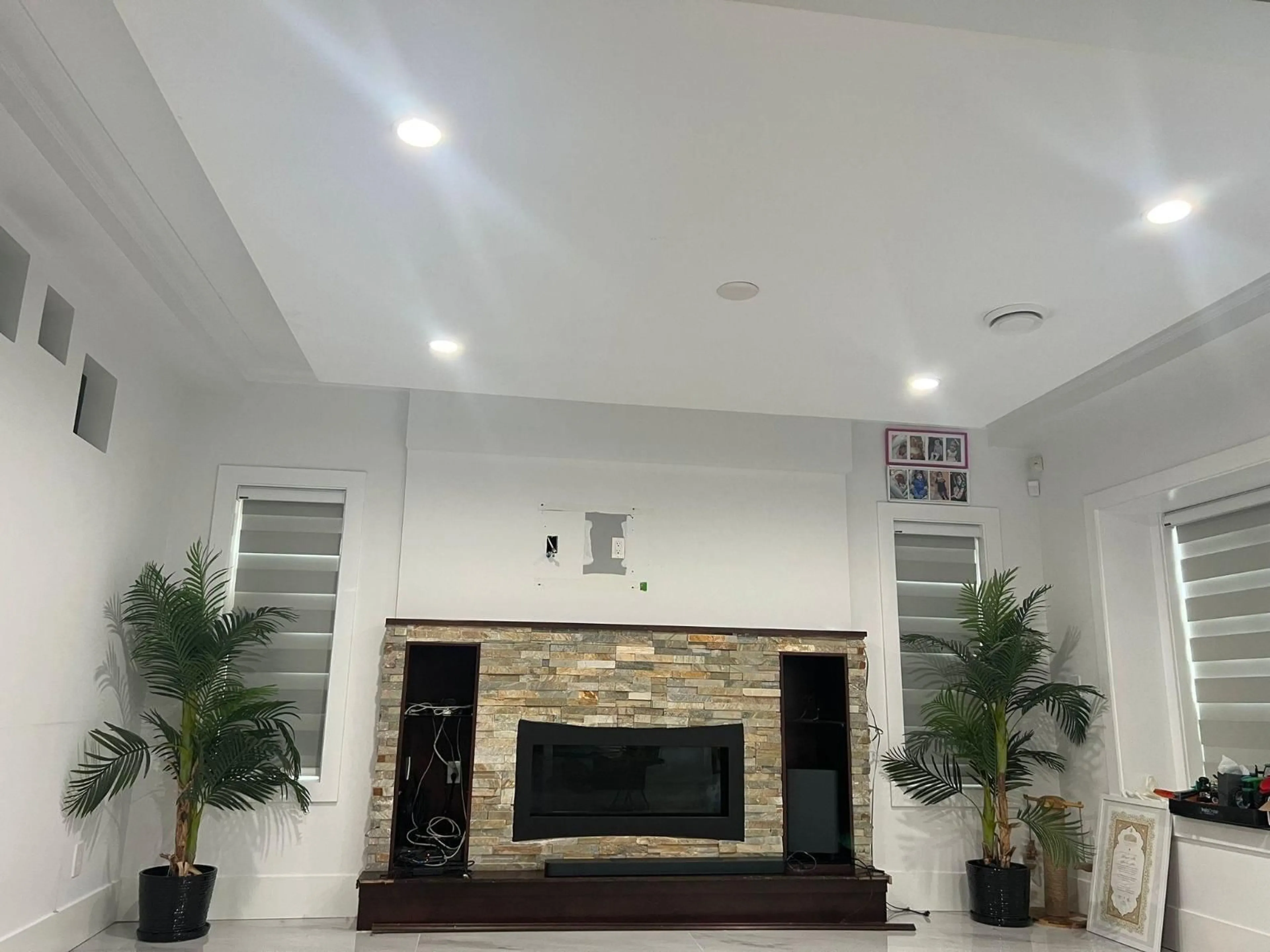 Lobby for 8244 151A, Surrey British Columbia V3S8R1