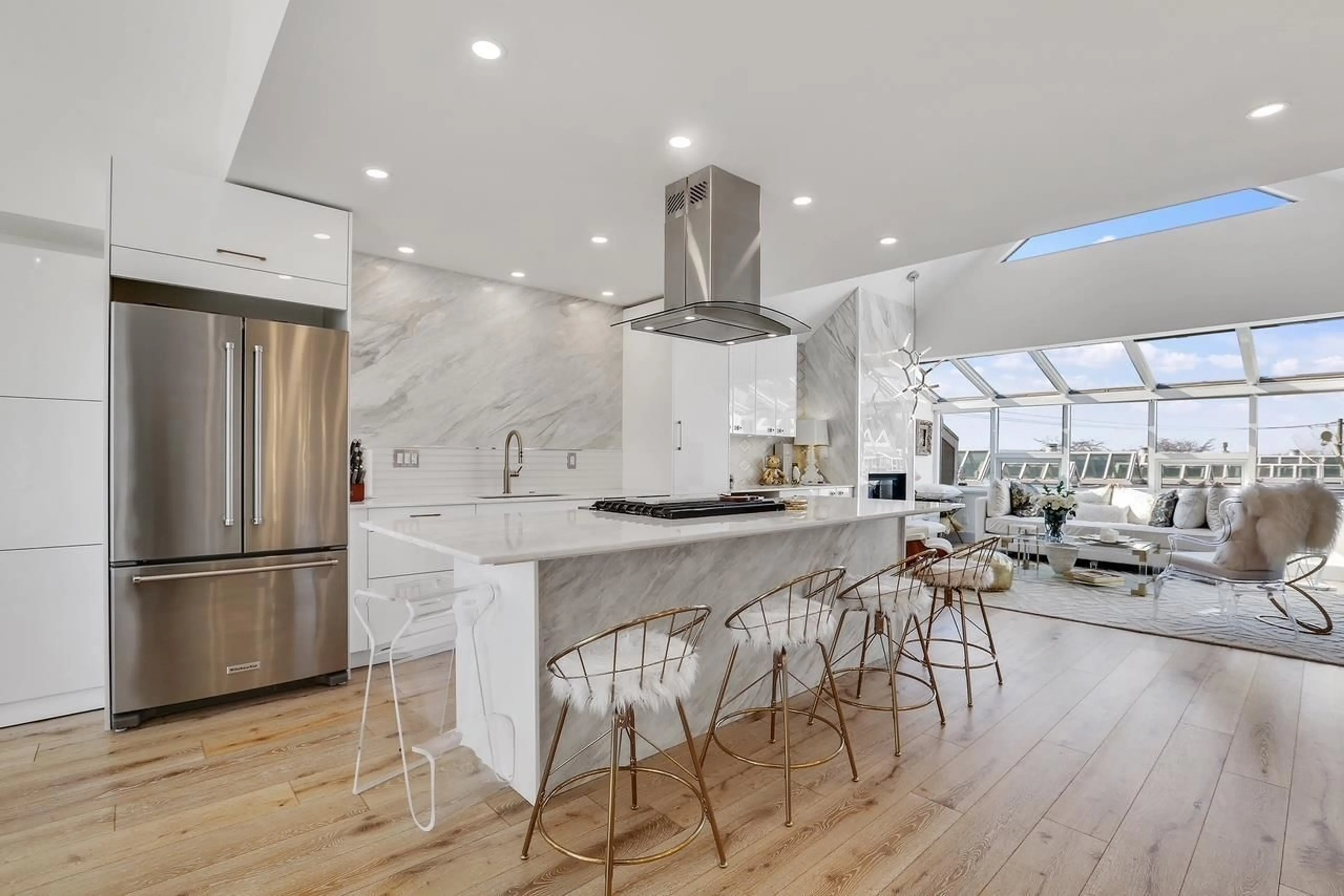 Contemporary kitchen, ceramic/tile floor for 1115 ELM, White Rock British Columbia V4B3R9