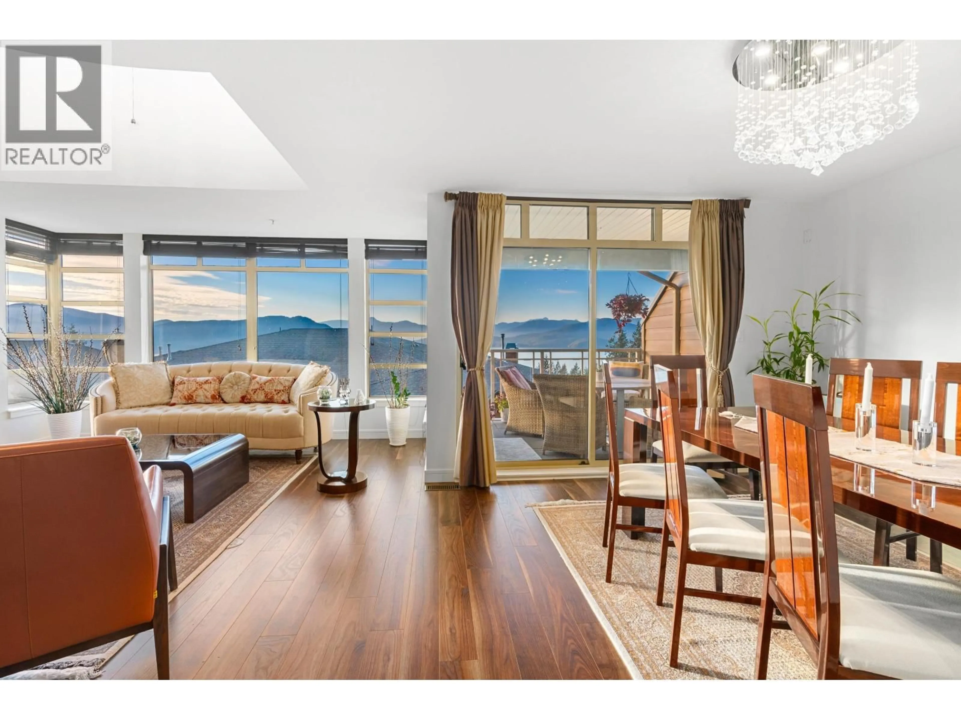 Dining room, wood/laminate floor for 8534 SEASCAPE COURT, West Vancouver British Columbia V7W3J7