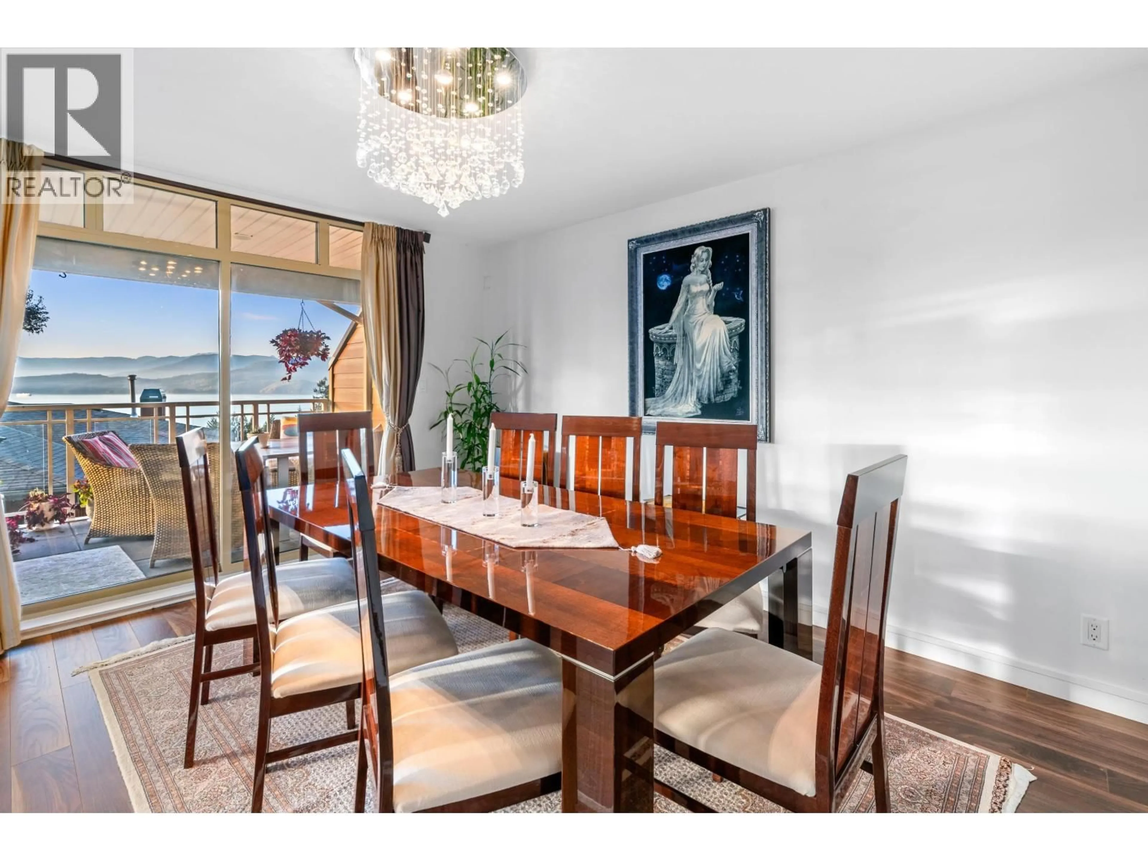 Dining room, wood/laminate floor for 8534 SEASCAPE COURT, West Vancouver British Columbia V7W3J7