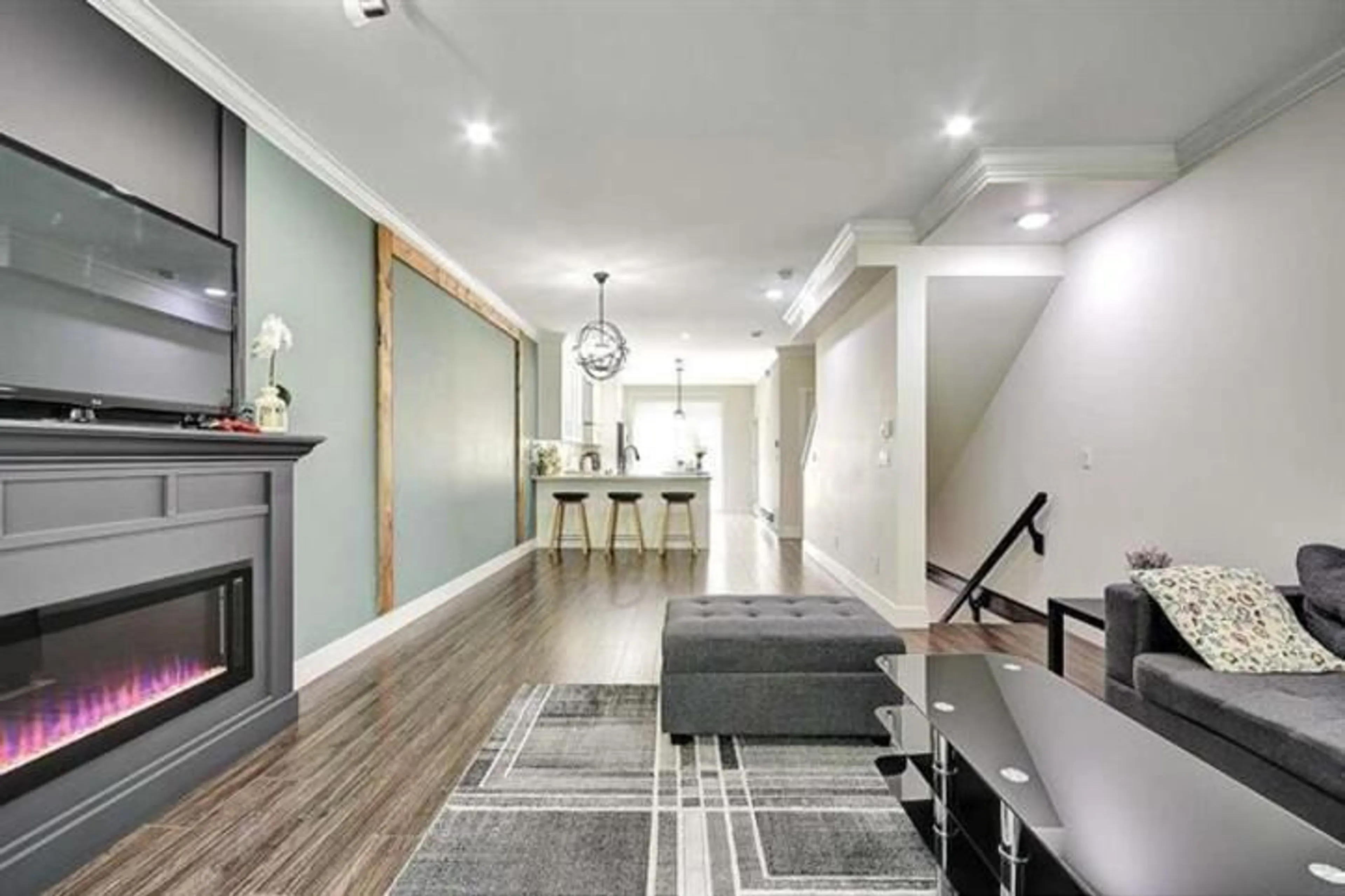 Indoor foyer for 128 - 13898 64, Surrey British Columbia V3W1L6