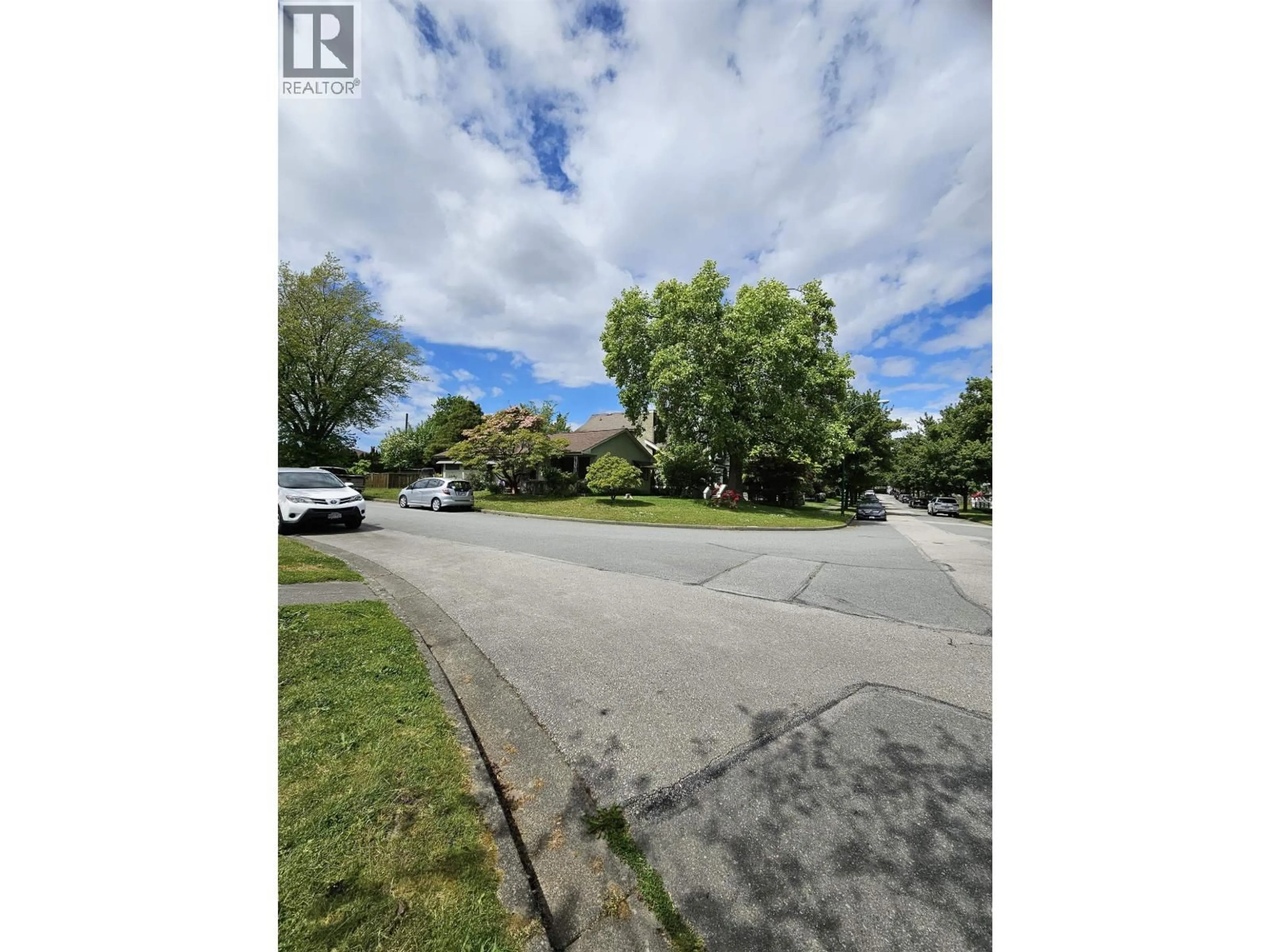 A pic from outside/outdoor area/front of a property/back of a property/a pic from drone, street for 3625 24TH AVENUE, Vancouver British Columbia V5R1G9