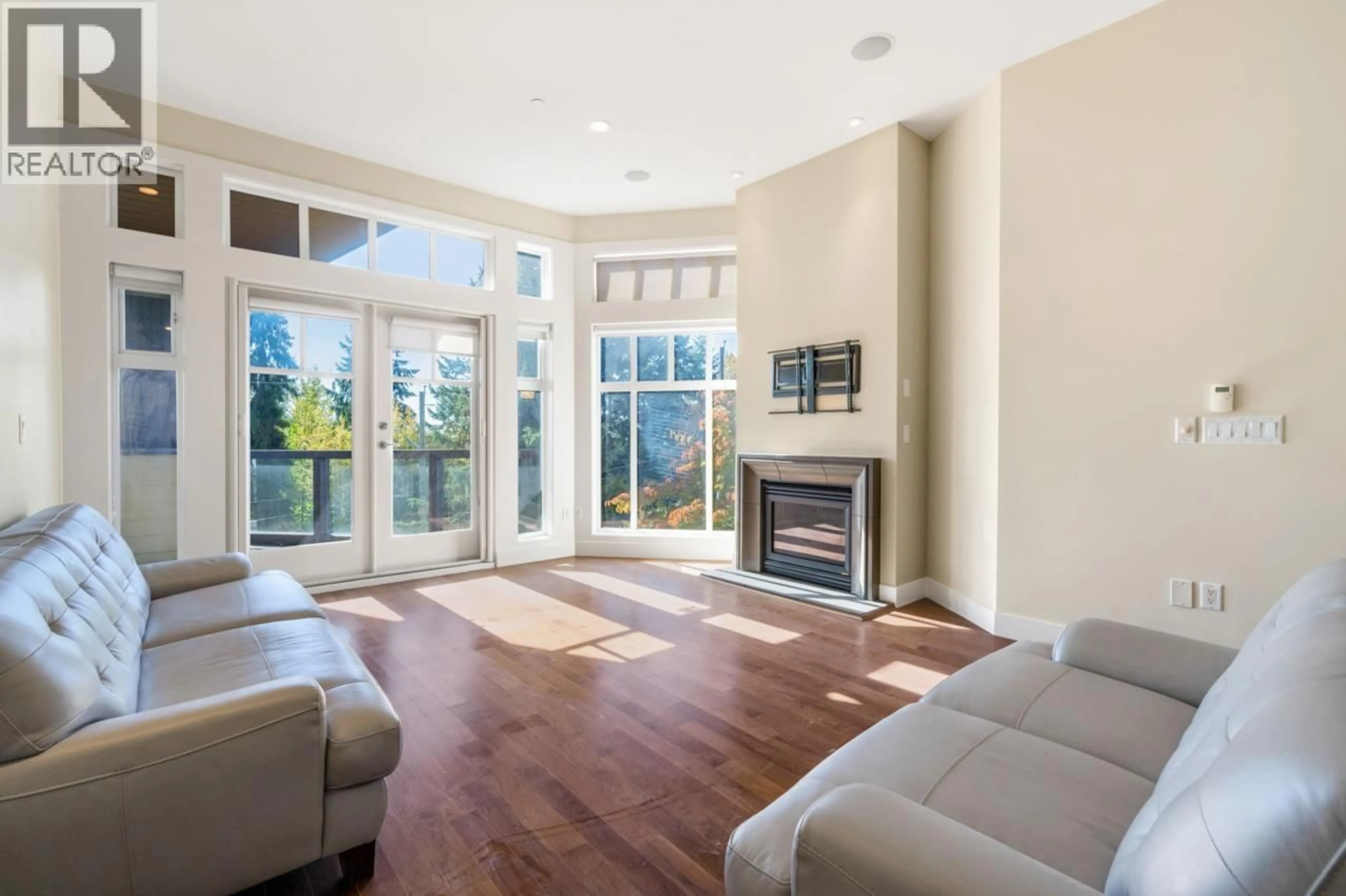 Living room with furniture, unknown for 1 - 2555 SKILIFT ROAD, West Vancouver British Columbia V7S3K1