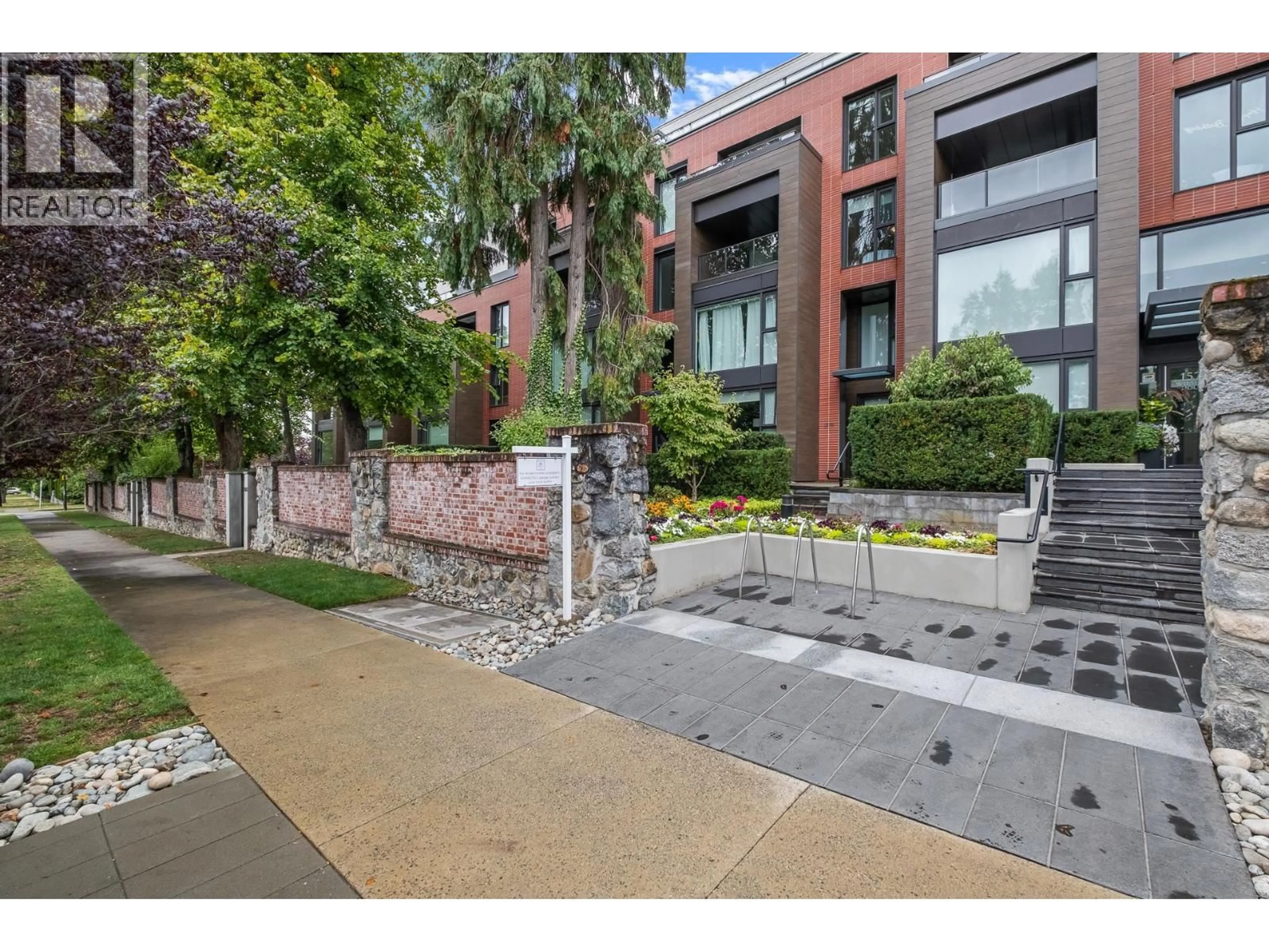 Unknown for 305 - 1571 57TH AVENUE, Vancouver British Columbia V6P0H7