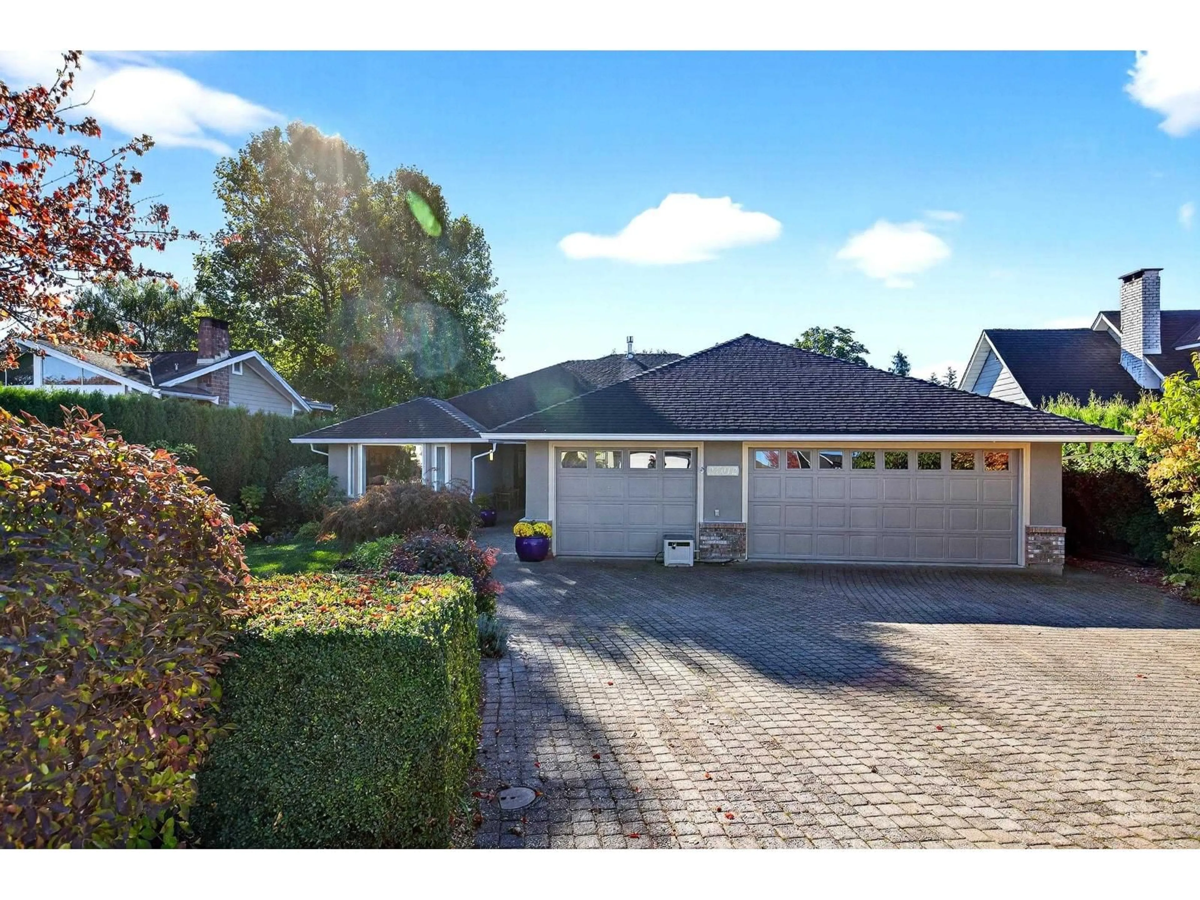 A pic from outside/outdoor area/front of a property/back of a property/a pic from drone, street for 27012 25, Langley British Columbia V4W3W5
