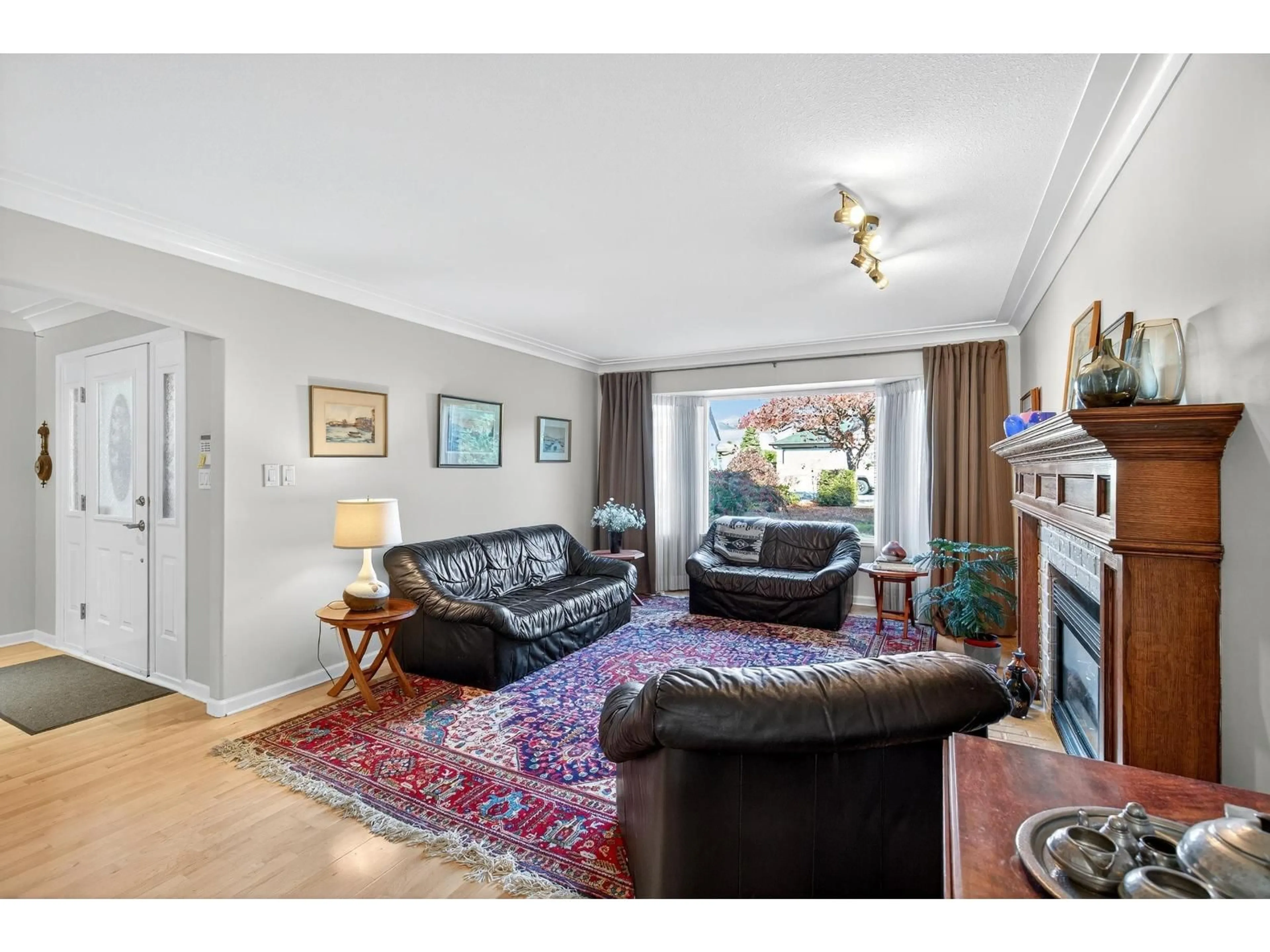 Living room with furniture, unknown for 27012 25, Langley British Columbia V4W3W5