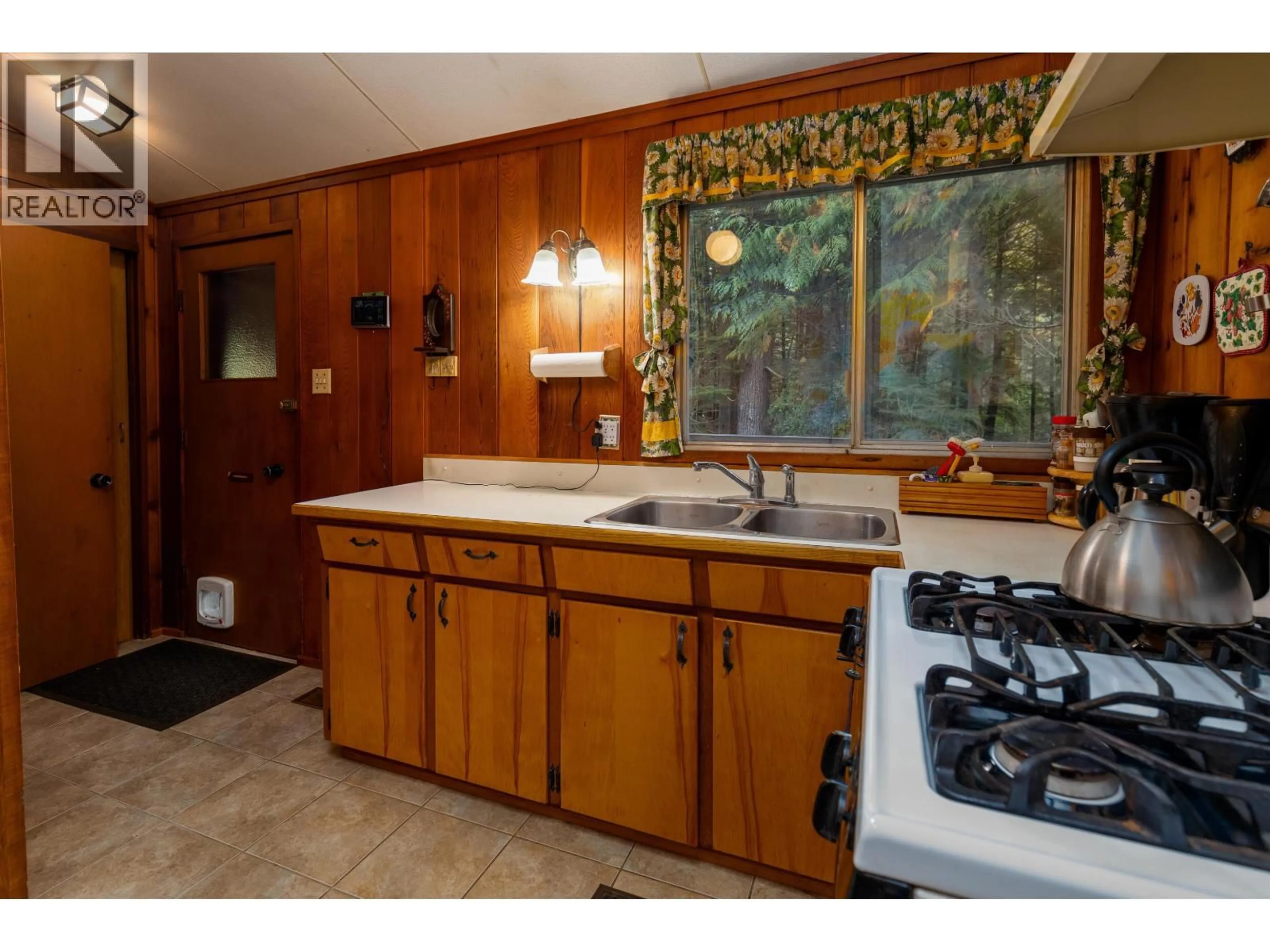 Standard kitchen, unknown for 2029 CHURCHILL DRIVE, Terrace British Columbia V8G0E8