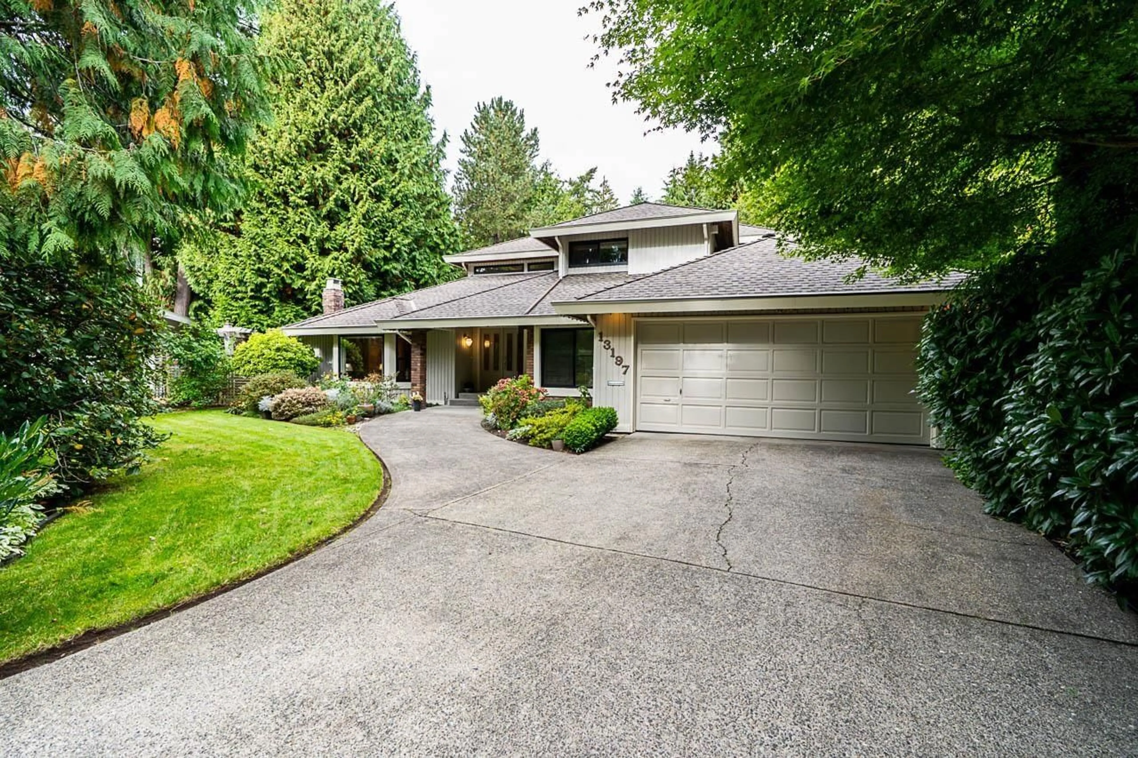 Home with vinyl exterior material, street for 13197 AMBLE GREENE, Surrey British Columbia V4A6P9