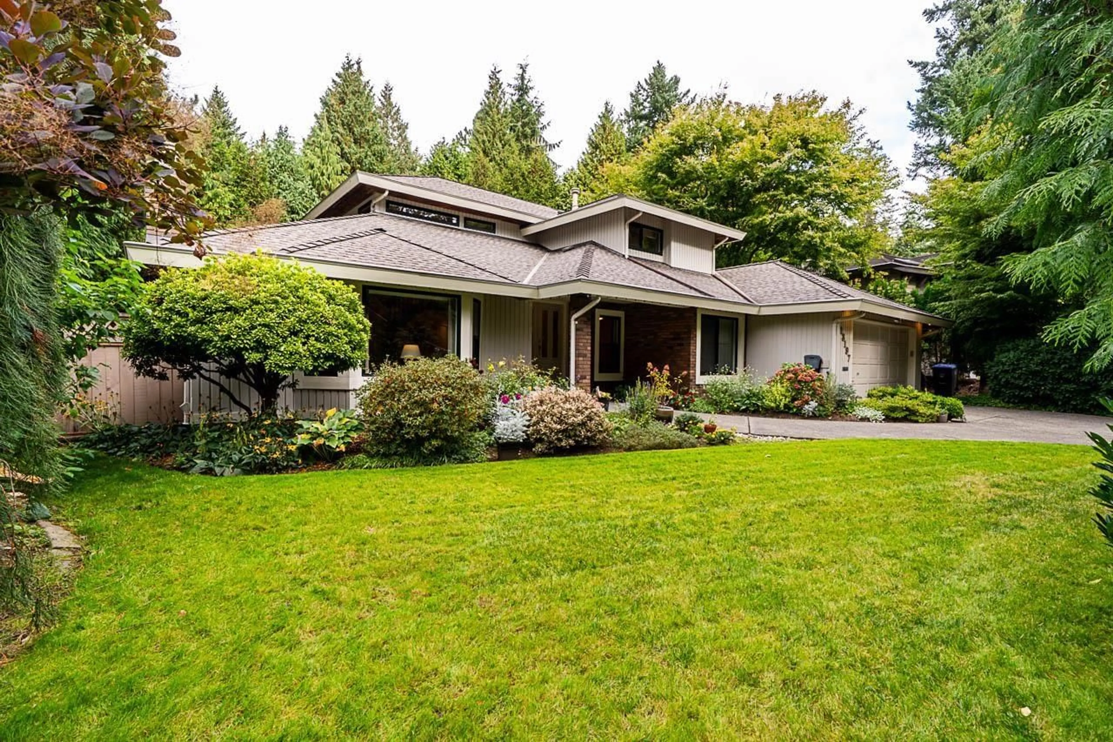 Home with vinyl exterior material, street for 13197 AMBLE GREENE, Surrey British Columbia V4A6P9