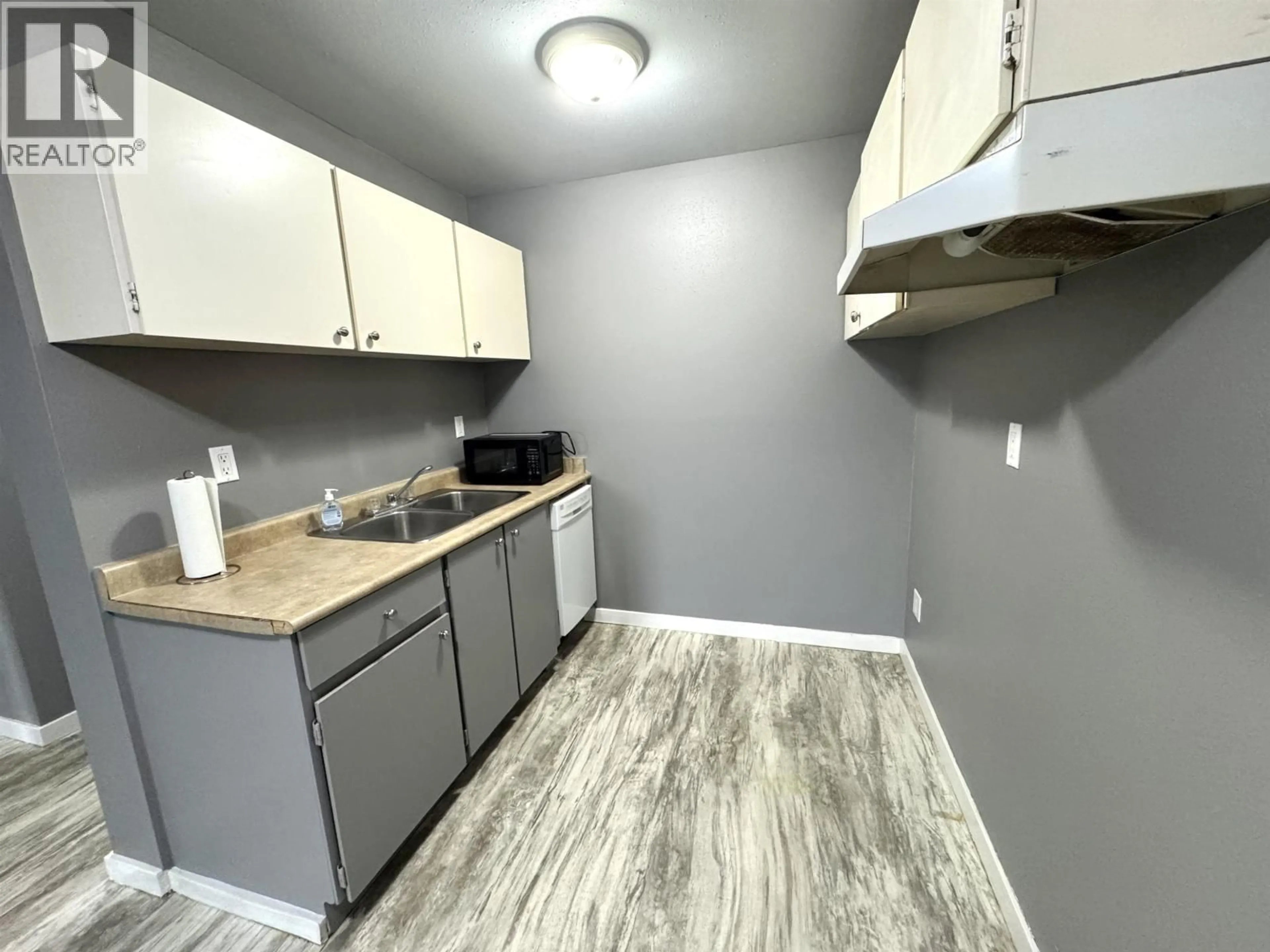 Standard kitchen, unknown for 104 - 280 BROADWAY AVENUE, Williams Lake British Columbia V2G4J7