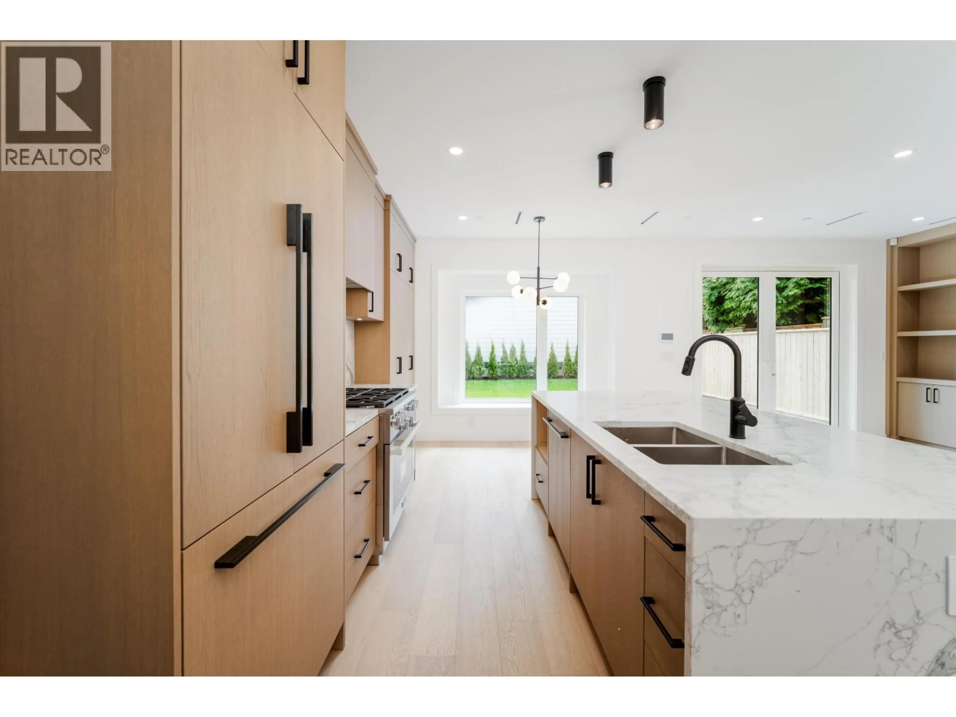 Contemporary kitchen, ceramic/tile floor for 968 17TH AVENUE, Vancouver British Columbia V5Z1V4